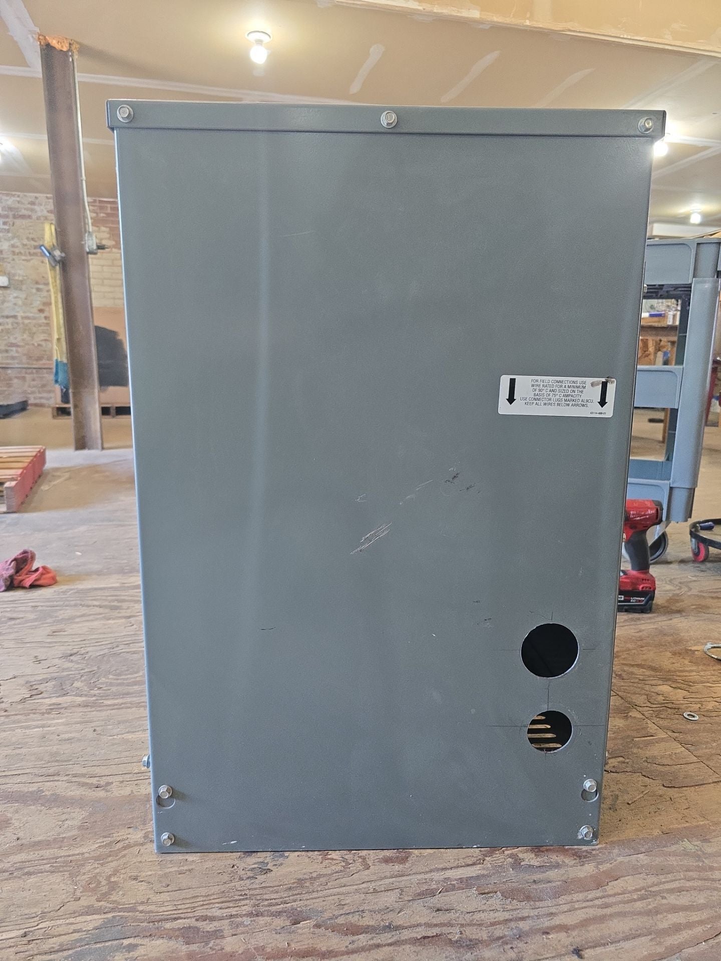 45kVA Square D 45T3H Sorgel Transformer 3PH Pri 480V Sec 208/120V Indoor T266 Used