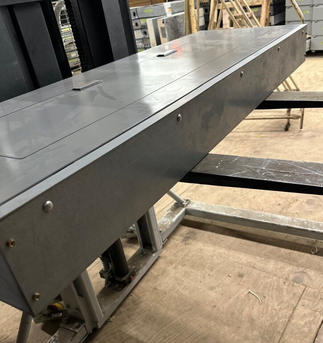 Cutler Hammer PRL1A Panelboard 400A 208Y/120V 3PH 4W Indoor Encl 42 Circuit MCB P473 New