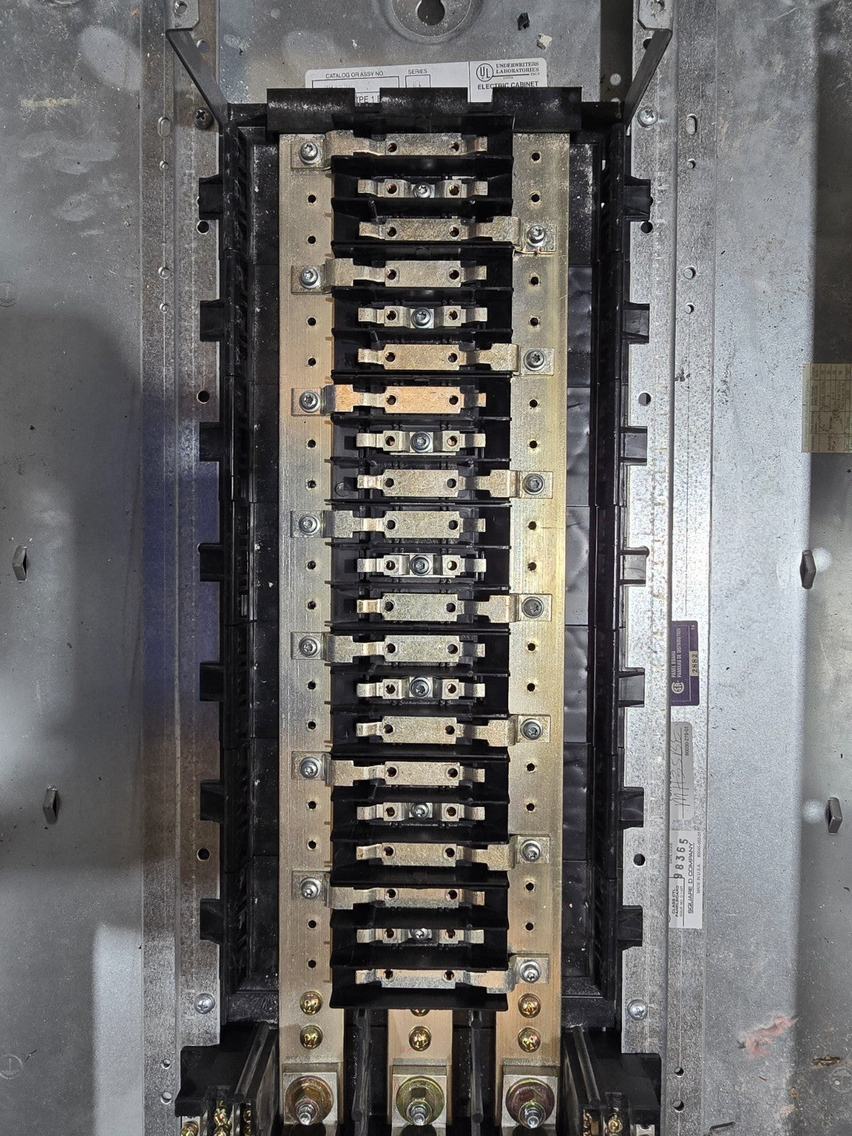 Square D NQOD Panelboard 225A 208/120V 3PH 4W MLO 225 Amp Panel Indoor 42 Cir Used