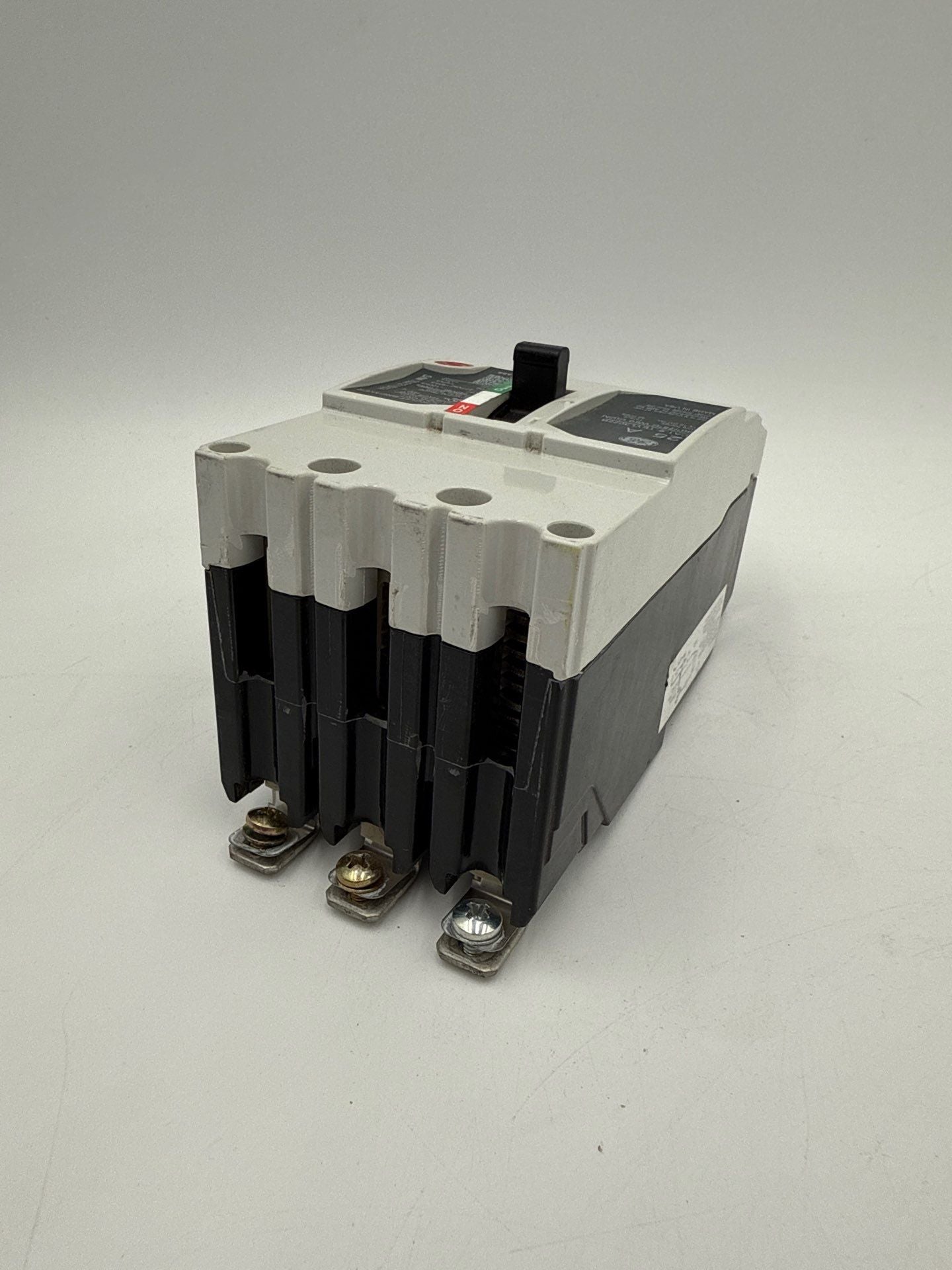 GE TEYL3025B Circuit Breaker 25A 3P 480/277V 3PH TEYL 25 Amp 3 Pole Bolt On Used