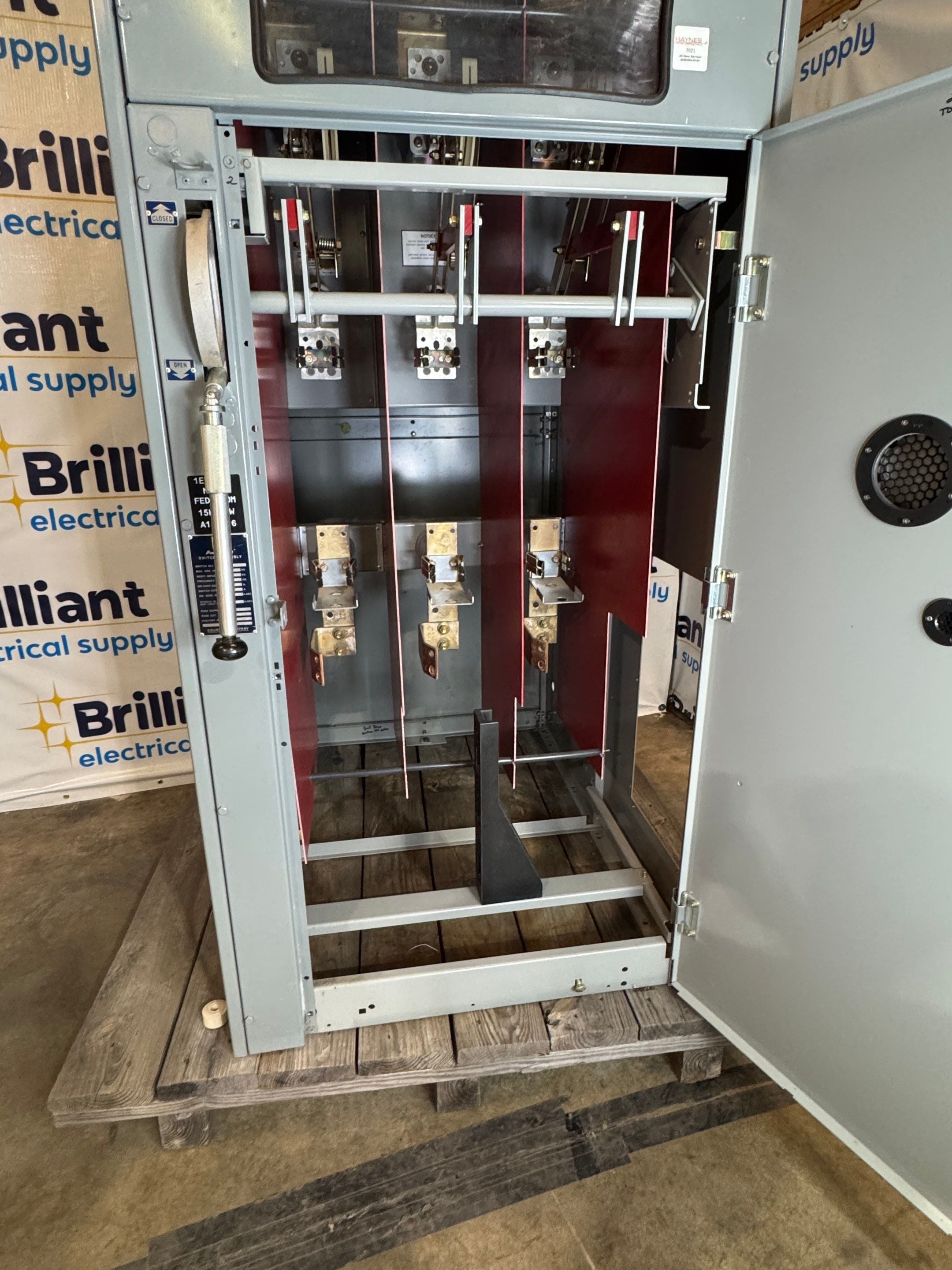 Square D 15kV 600A Power Zone Fusible Load Interrupter Switch 600 Amp HVL Used