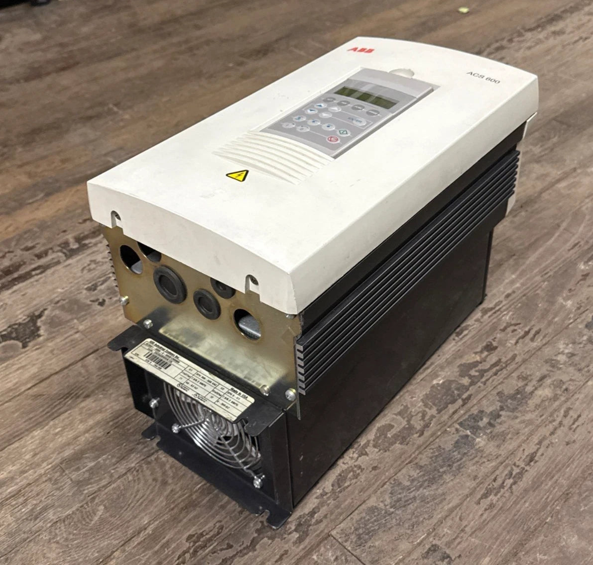 ABB ACS601-0006-4-000B1200800 Variable Freq Drive 5HP 380-500VAC 3PH 48-63Hz Used