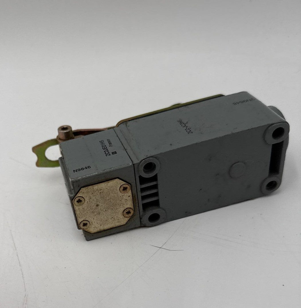 Telemecanique XC2-JC Limit Switch Rotary Operator 1NO-1NC 250VAC Used