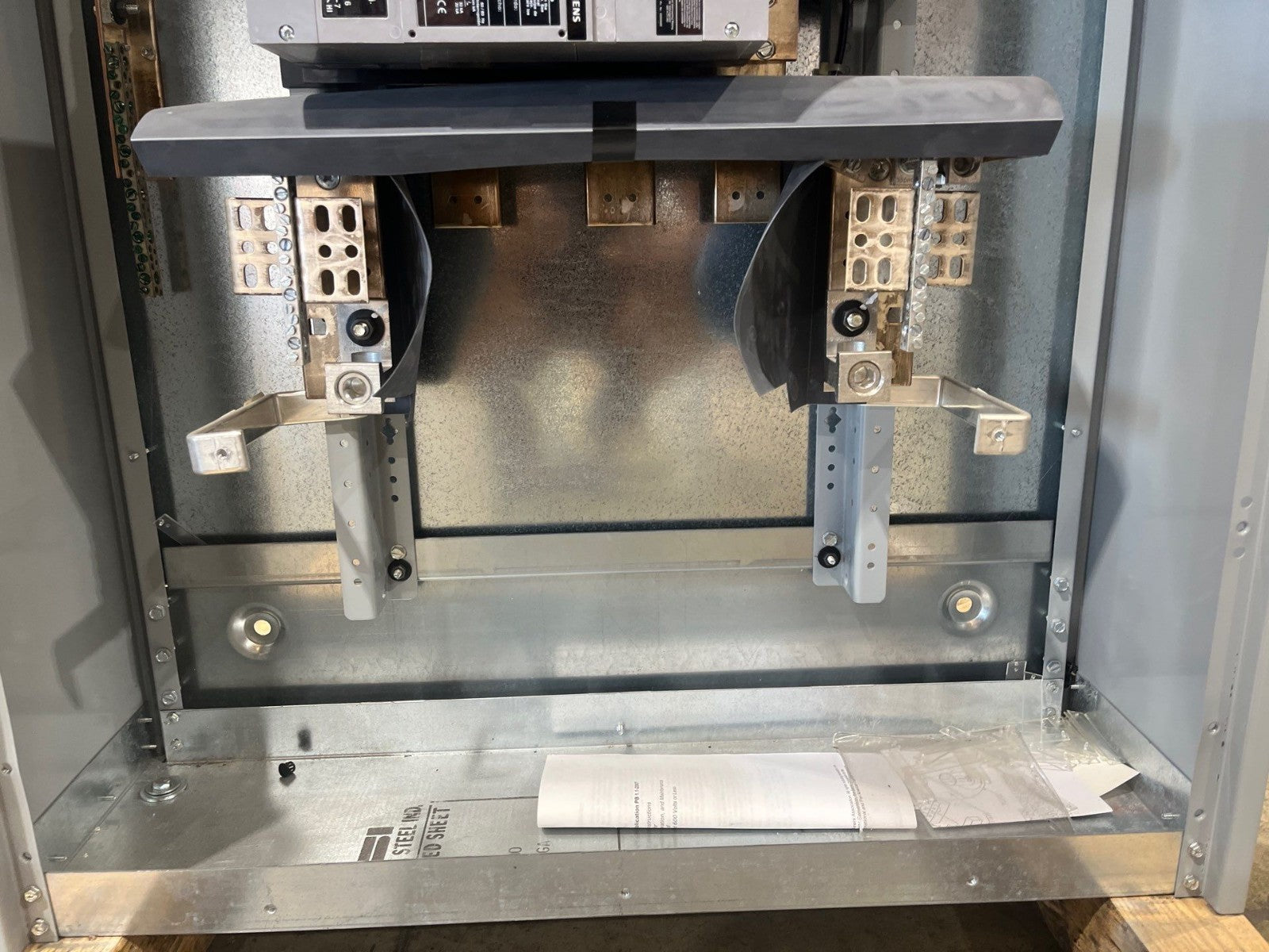 Siemens P4 Panelboard P4C75LX600EBS 600A 208/120V 3PH 4W 600 Amp Panel MCB 42Cir