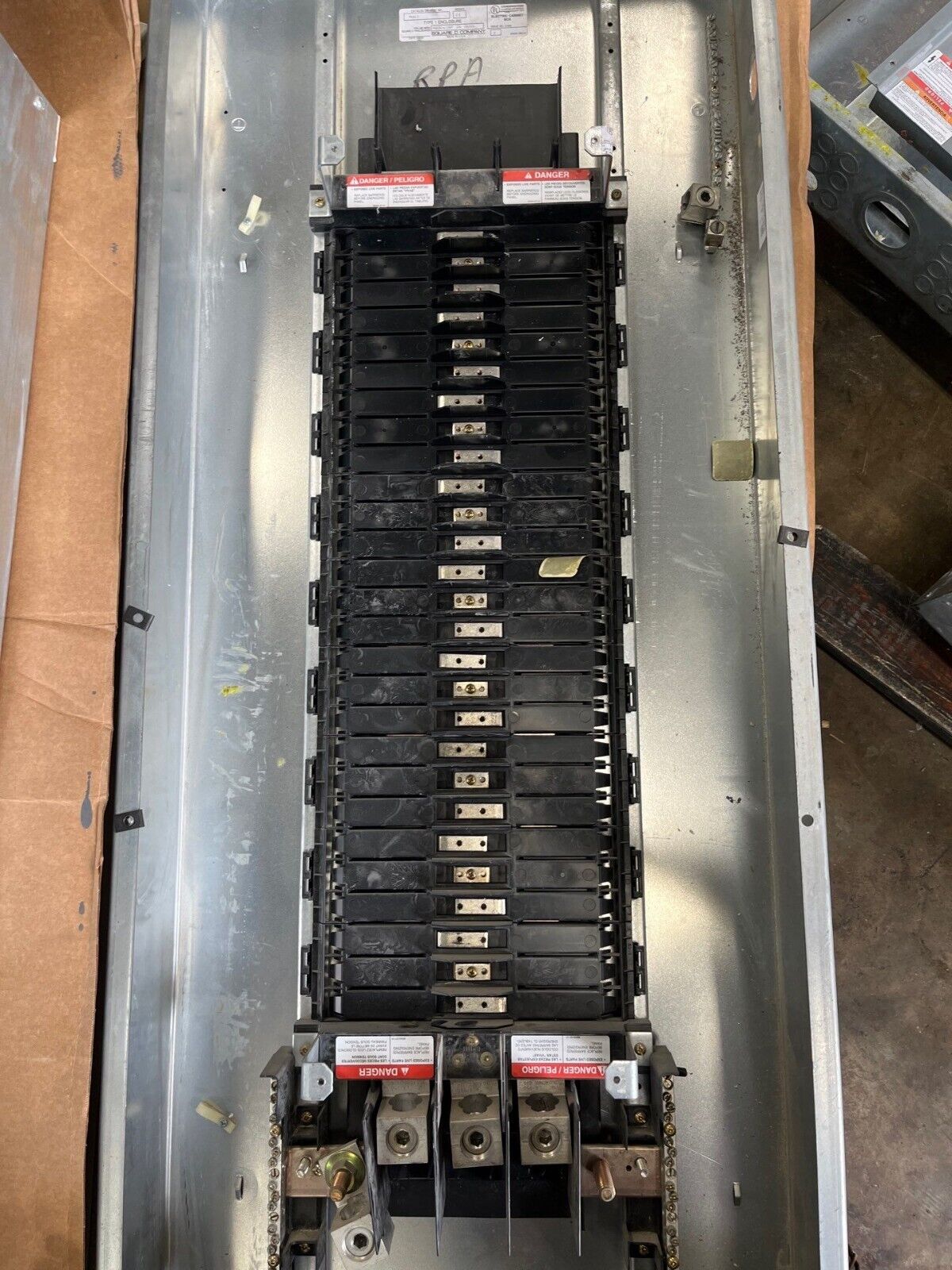 Square D NF Panelboard 400A 600/347V 3PH 4W MLO 54 Circuit Main Lug Indoor Encl P570 Used