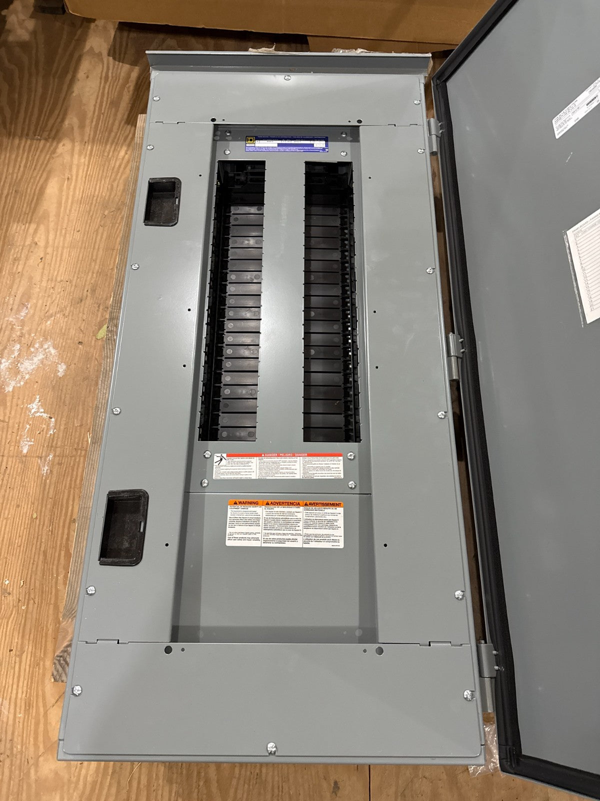 Square NF442L2C Panelboard 250A 600/347V 3PH 4W MLO Panel 250 Amp 42 Cir 3R Encl New