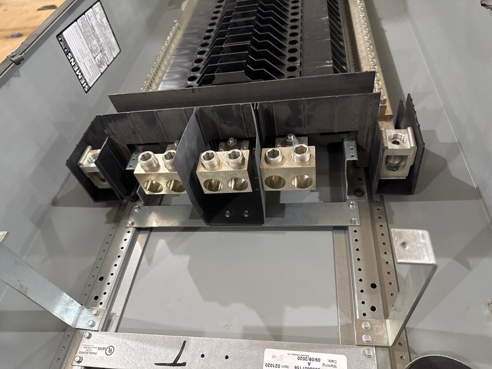 Siemens P3E62ML800ATS P3 Panelboard 800A 480/277V 3PH 4W 54 Cir 3R Outdoor Encl P132 Used