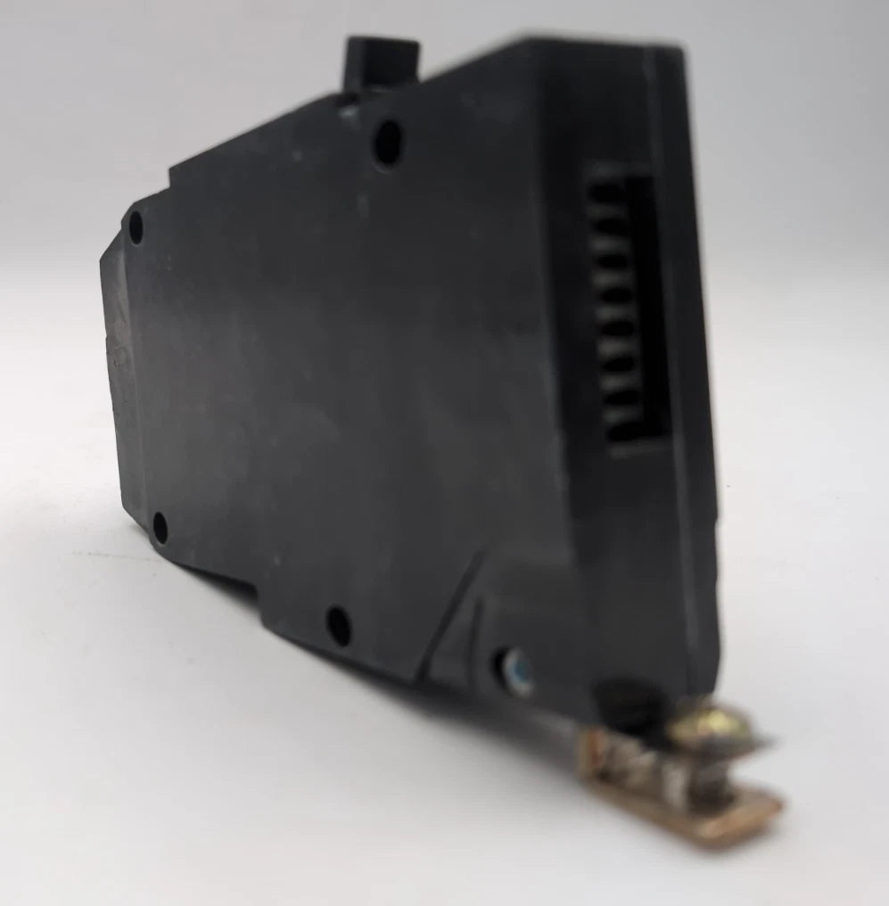 General Electric TEY150 Bolt On Circuit Breaker 50A 1P 277V TEY 50 Amp 1 Pole Used