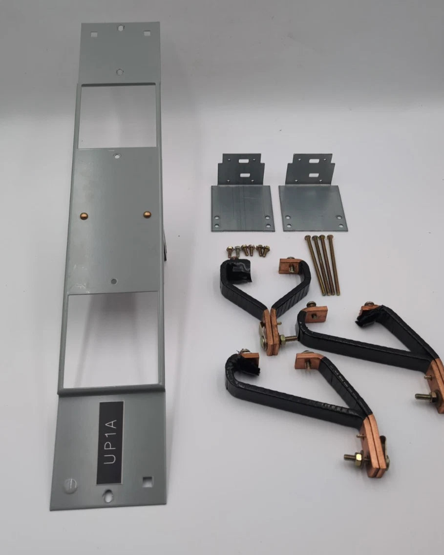 GE SFD1K Mounting Hardware Twin SFD1K SFHA SFLA SFDA 250A 600v Max Cover 23" Used