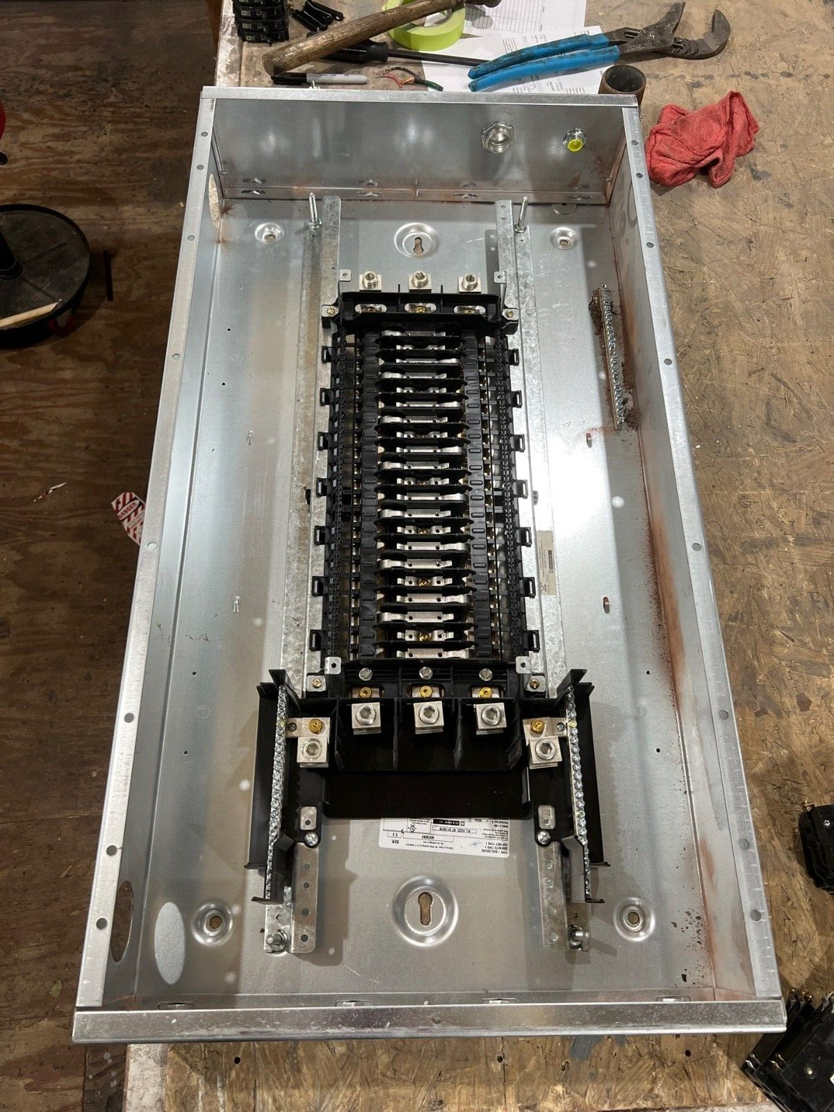 Square D NQ442L2C NQ Panelboard 225A 240V 3PH 4W Indoor Encl 42 Circuit MLO P622 Used