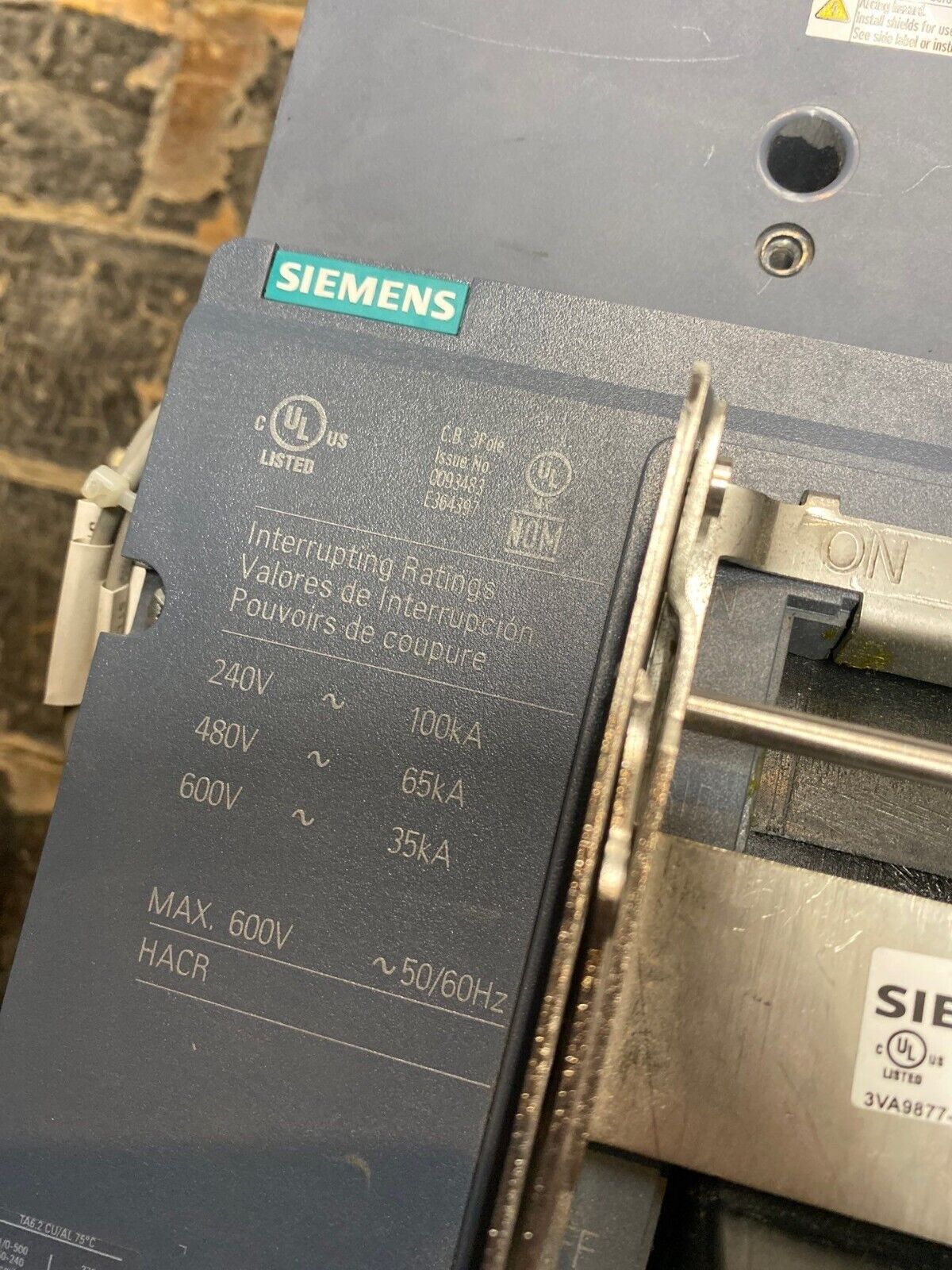 Siemens 3VA6712-6HN31-0AA0 Used