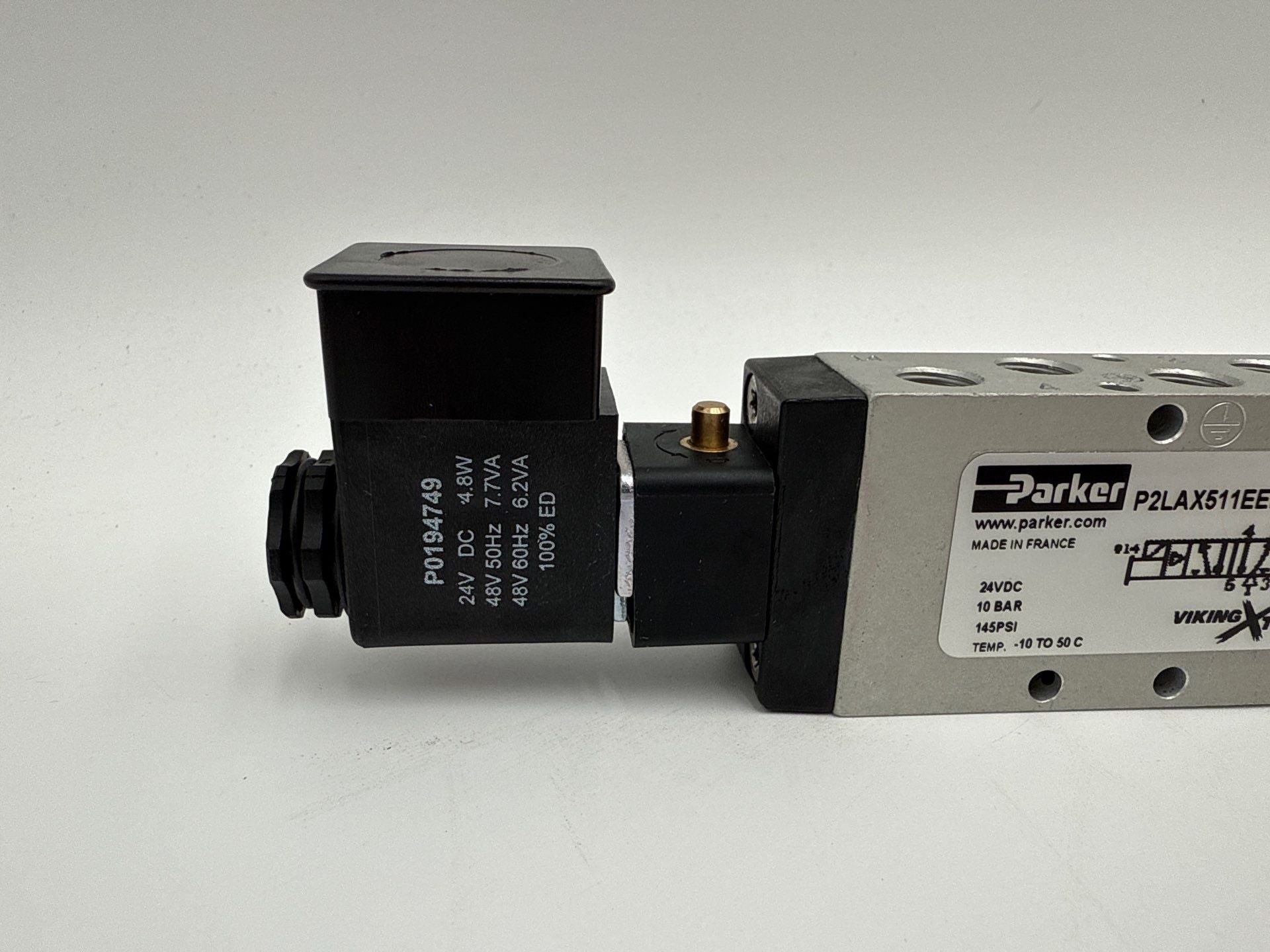 Parker P2LAX511EENDDB49 Viking Xtreme Series Pneumatic Solenoid Valve New