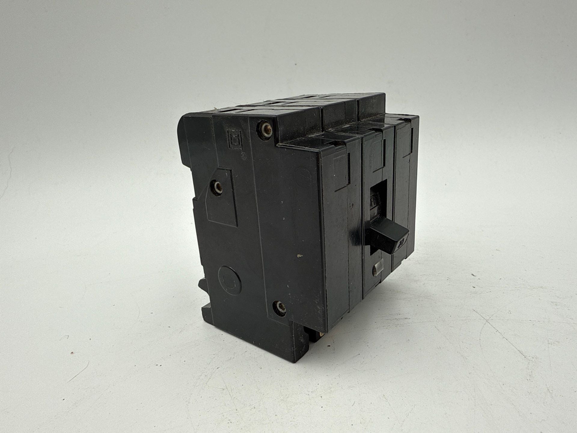 Square D EH34020 Circuit Braker 20A 3P 480/277V EH Plug On 20 Amp 3 Pole Used