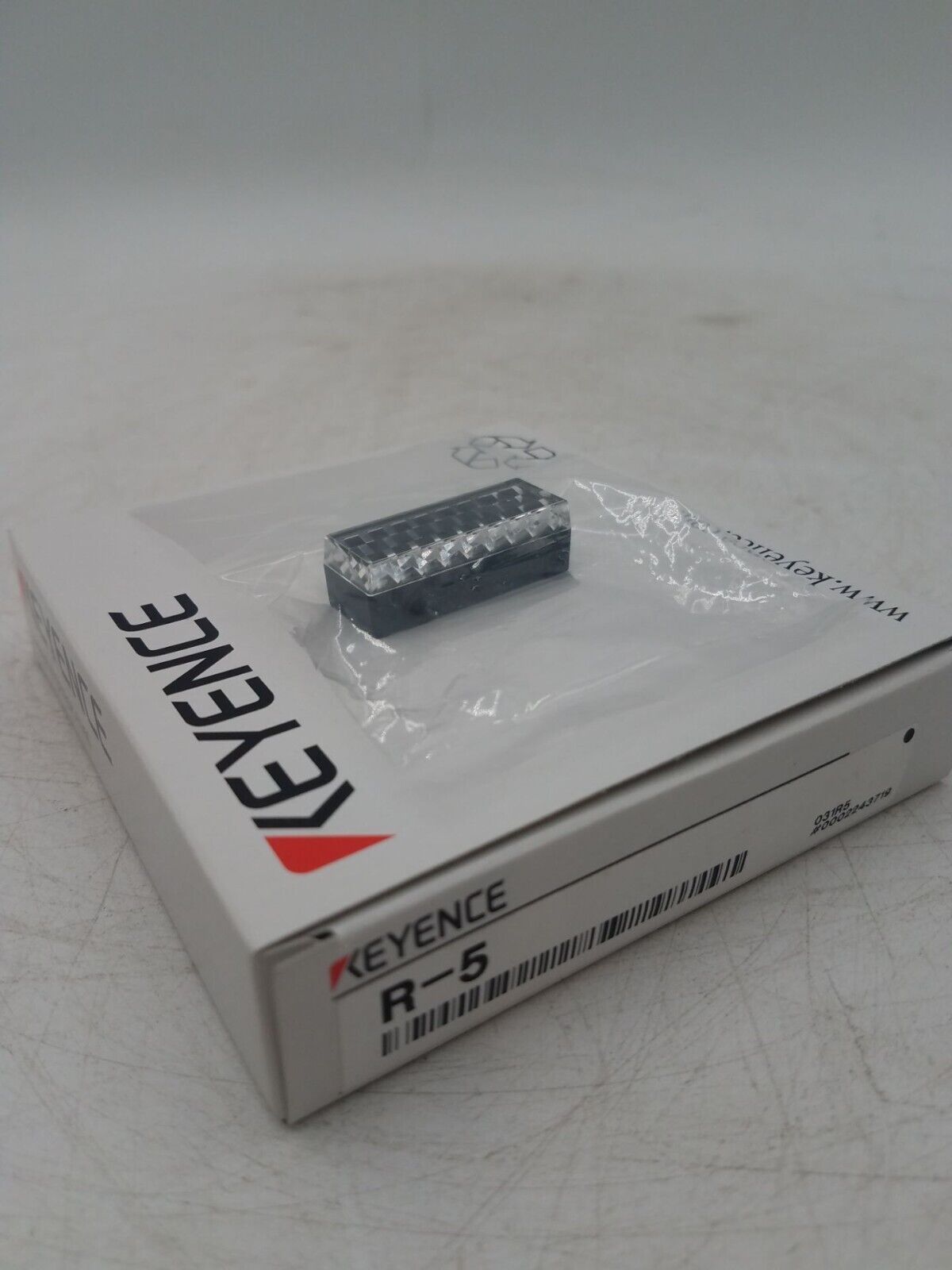 KEYENCE CORP R-5 New