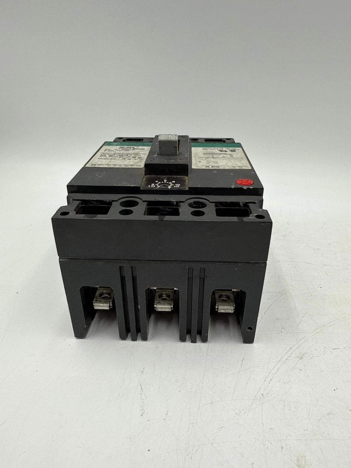 GE TEC36003 Circuit Breaker 3A 3P 600V 3PH TEC 3 Amp 3 Pole Used Used