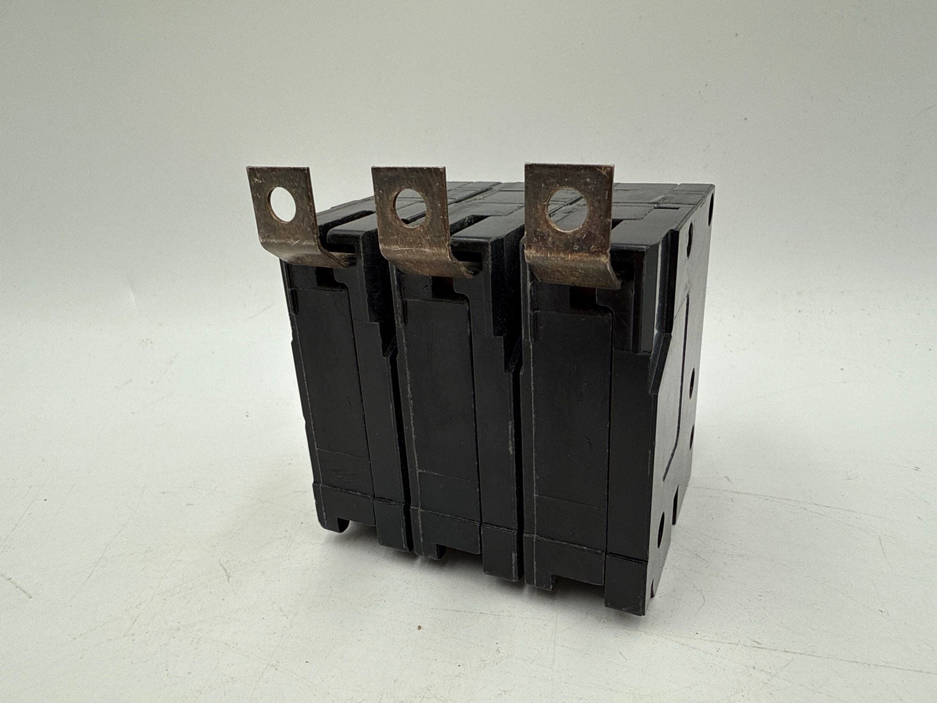 Eaton QBHW3045H Circuit Breaker 45A 3P 240V QBHW 22kA 45 Amp 3 Pole Bolt On Used