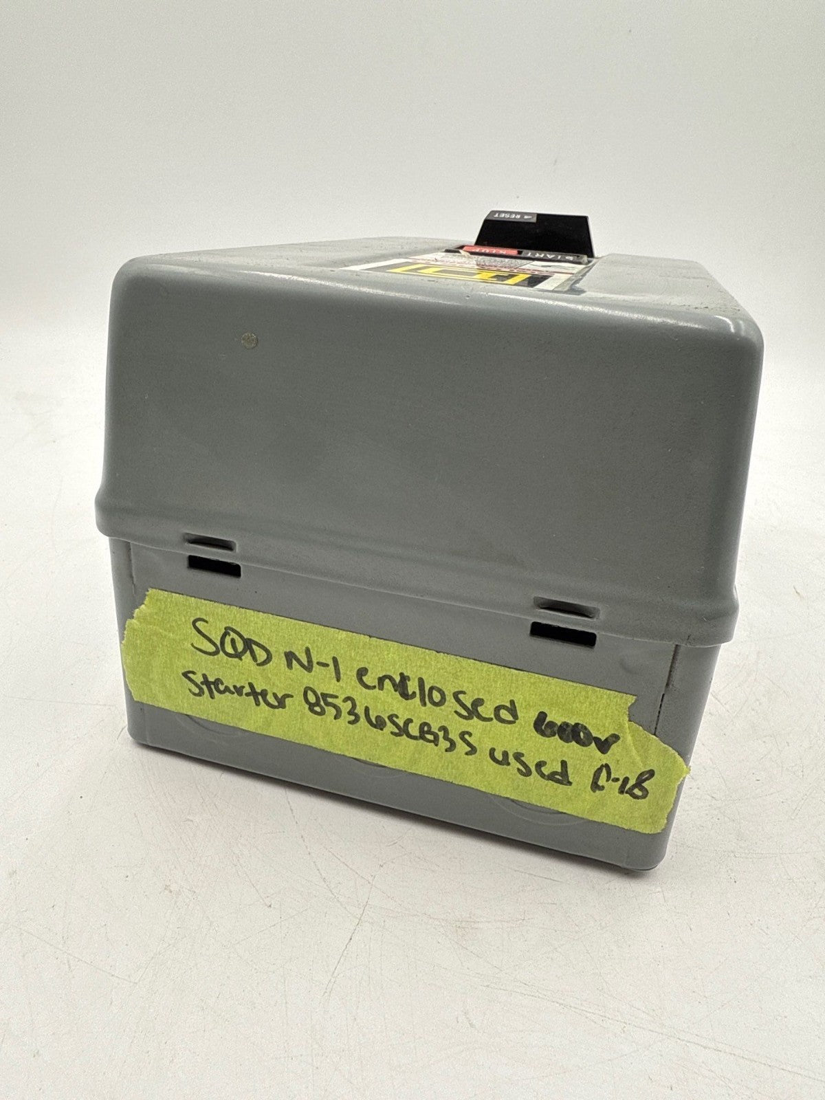 Square D 8536SCG3S Enclosed Starter NEMA 1 Coil 220/240V Start Stop Control Used