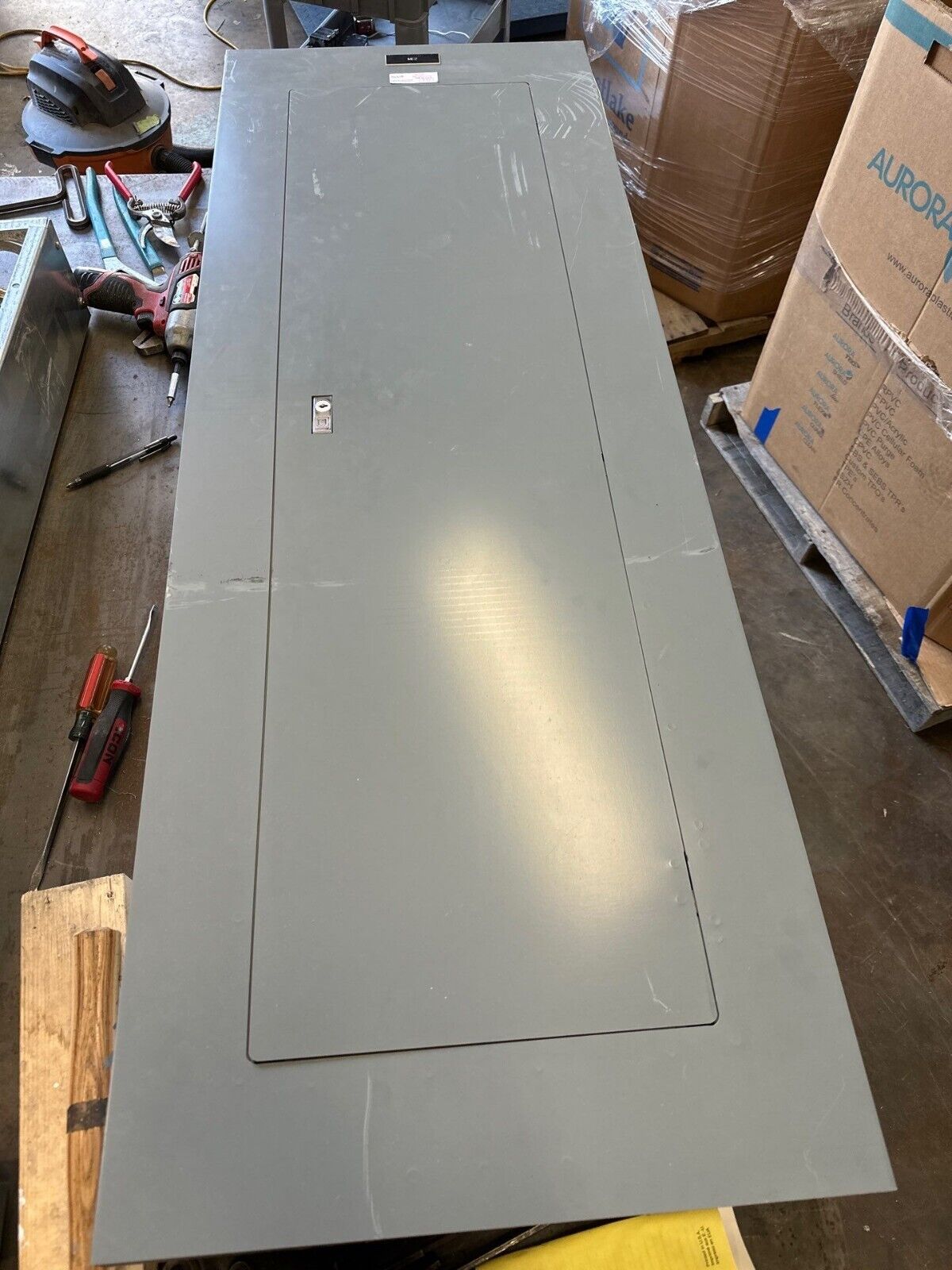 Square D NF Panelboard 250A 600V 3PH 3W 42 Circuit Indoor Encl MCB KAL36200 Main P004 Used