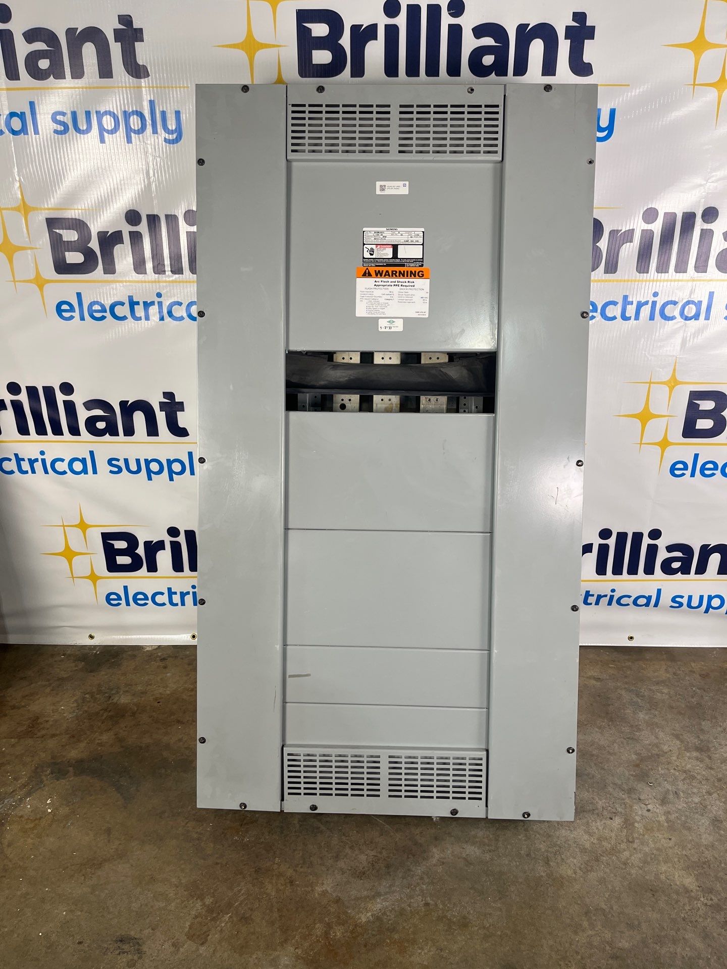 Siemens S4 S4E60ML400ATS Panelboard 400A 480/277V 3PH 4W MLO Indoor Encl B60 Used