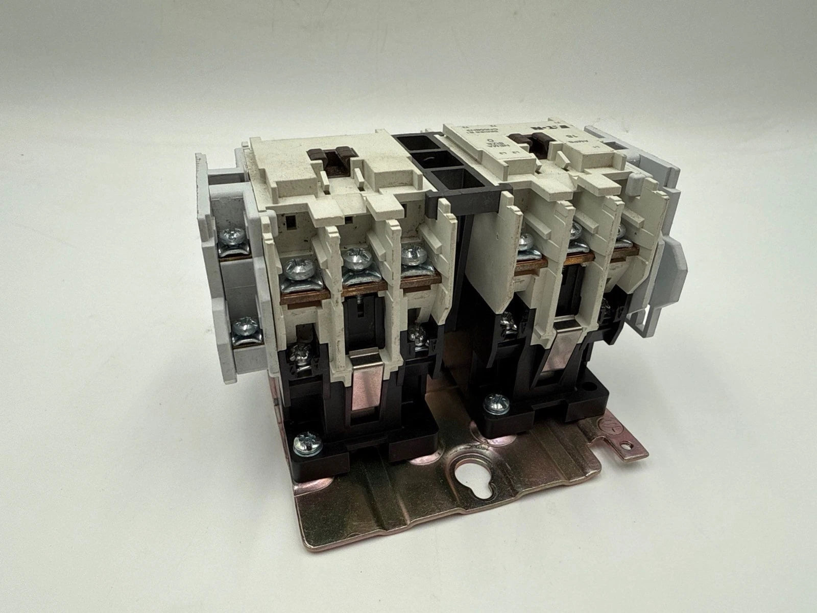 Eaton CN55BN3 Reversing Contactor NEMA Size 0 18A 3P 5HP Coil 110/120V CN55BN3AB Used