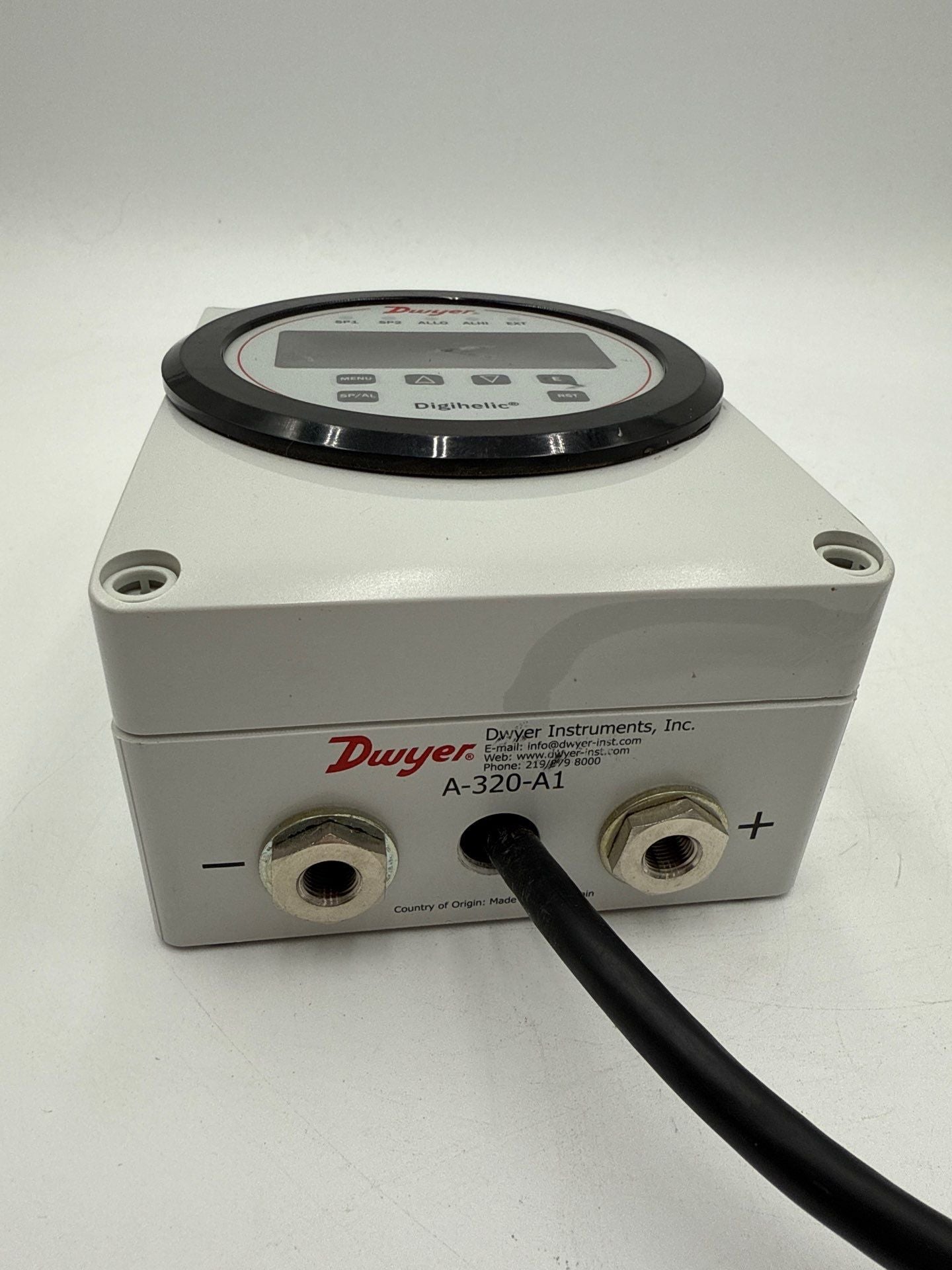 Dwyer DHC-009 Digihelic Differential Pressure Controller A-320-A1 New