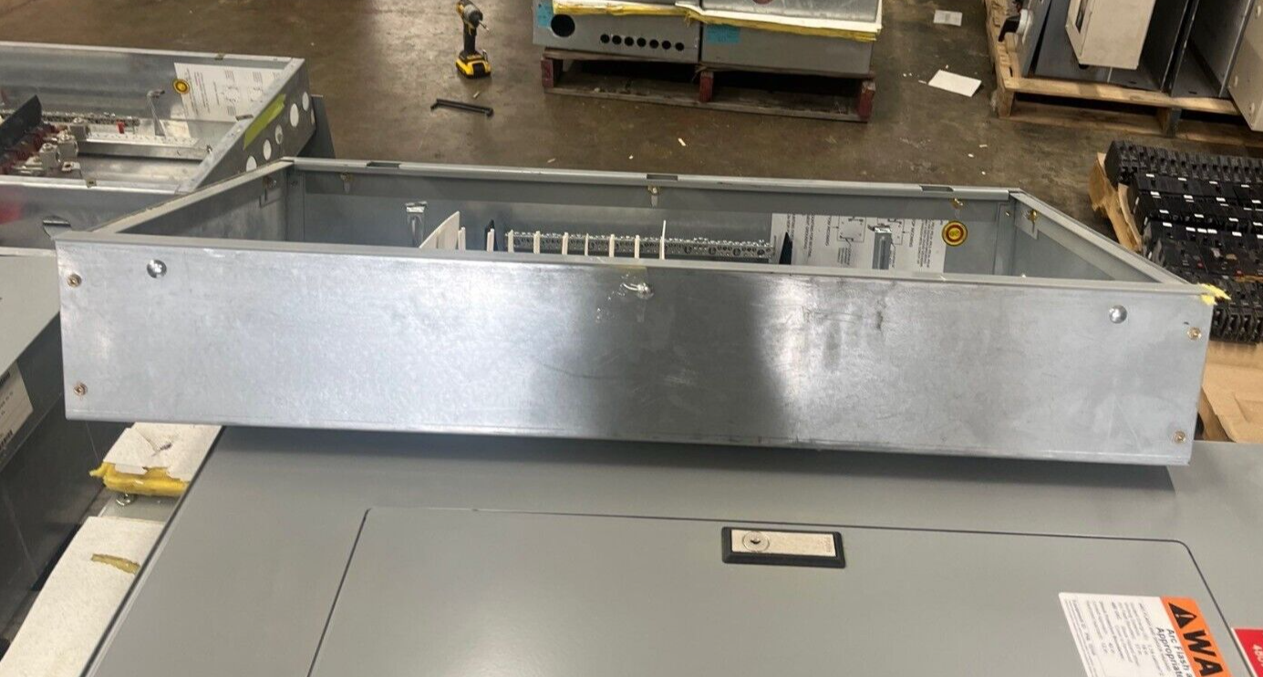 Eaton PRL2A Panelboard 100A 480/277V 4W 3PH Indoor Encl 18 Circuit MLO EZB2036R P577 Used