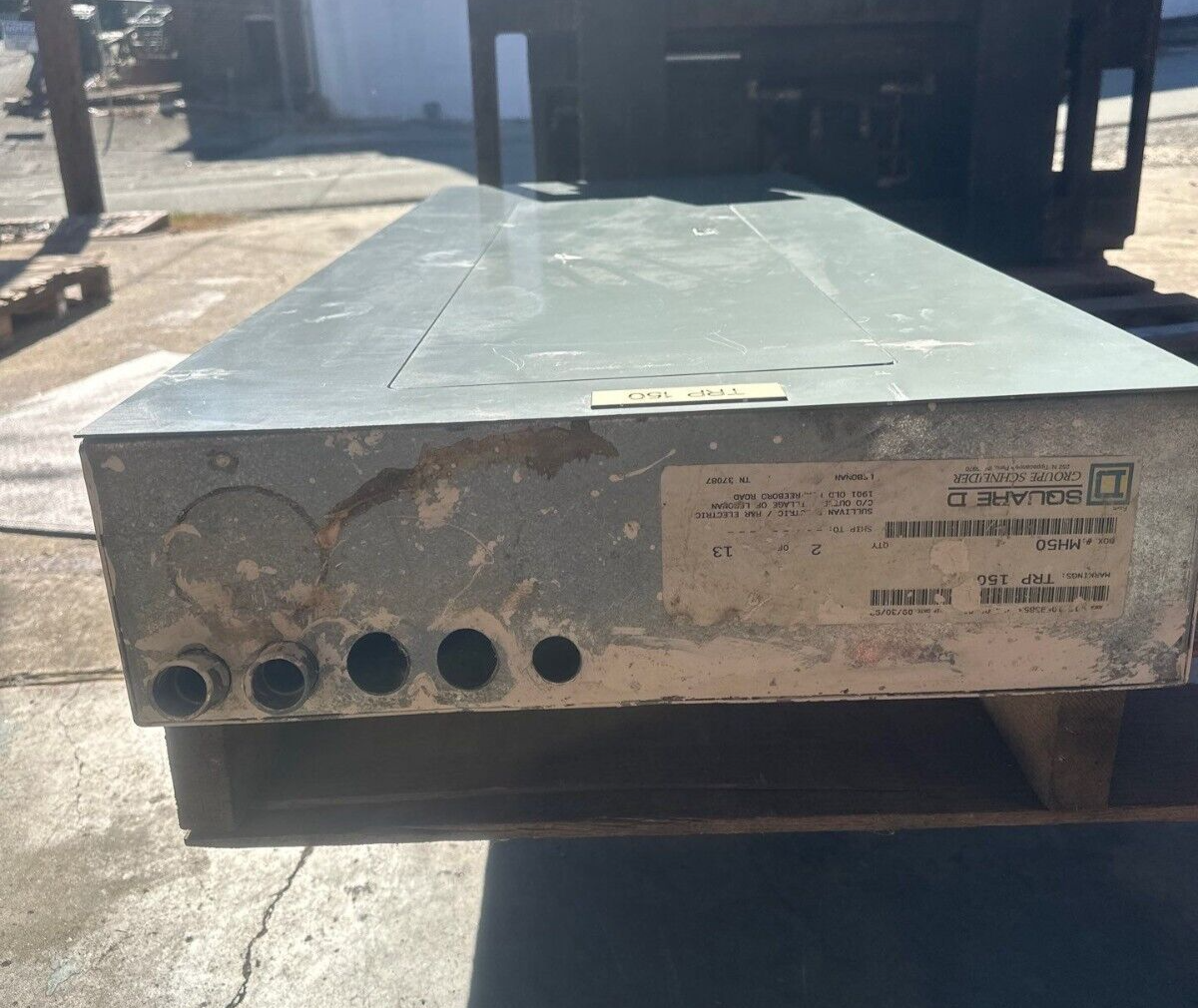 Square D NF Panelboard 250A 600Y/347V 3PH 4WIndoor Encl Main Lug MLO 42 Circuit P333 Used