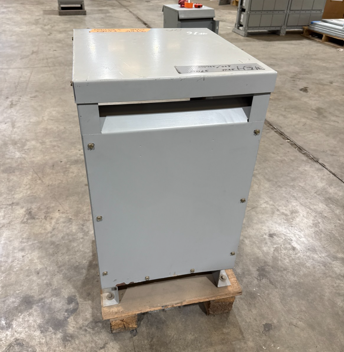 5 KVA Federal Pacific 20296-02 Transformer Pri 600V Sec 240/120V 3PH Indoor Encl New