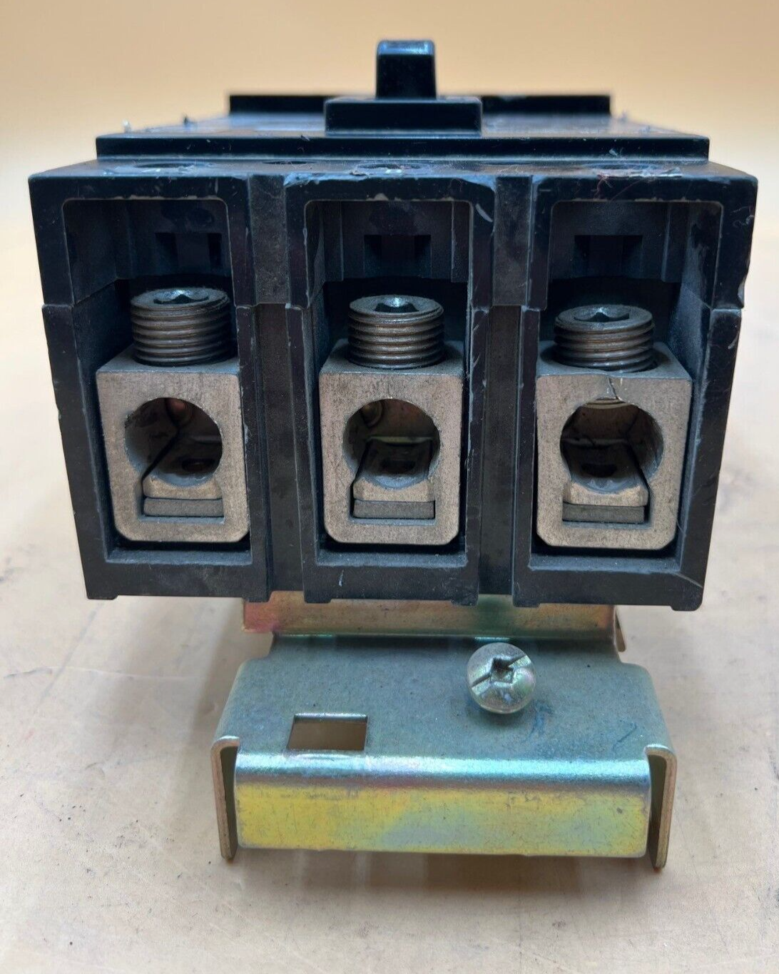 Square D QGA32225 Used