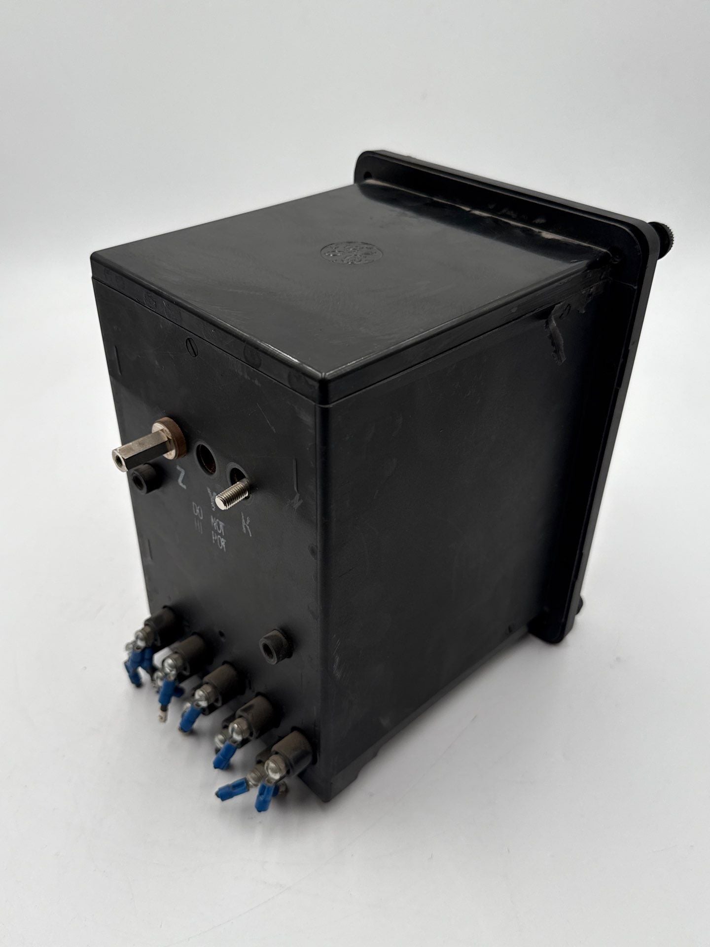 GE 703X67G160 2 Stator Watthour Meter 120V 60Hz DSM-65 Relay M-90 Kilowatthour Used