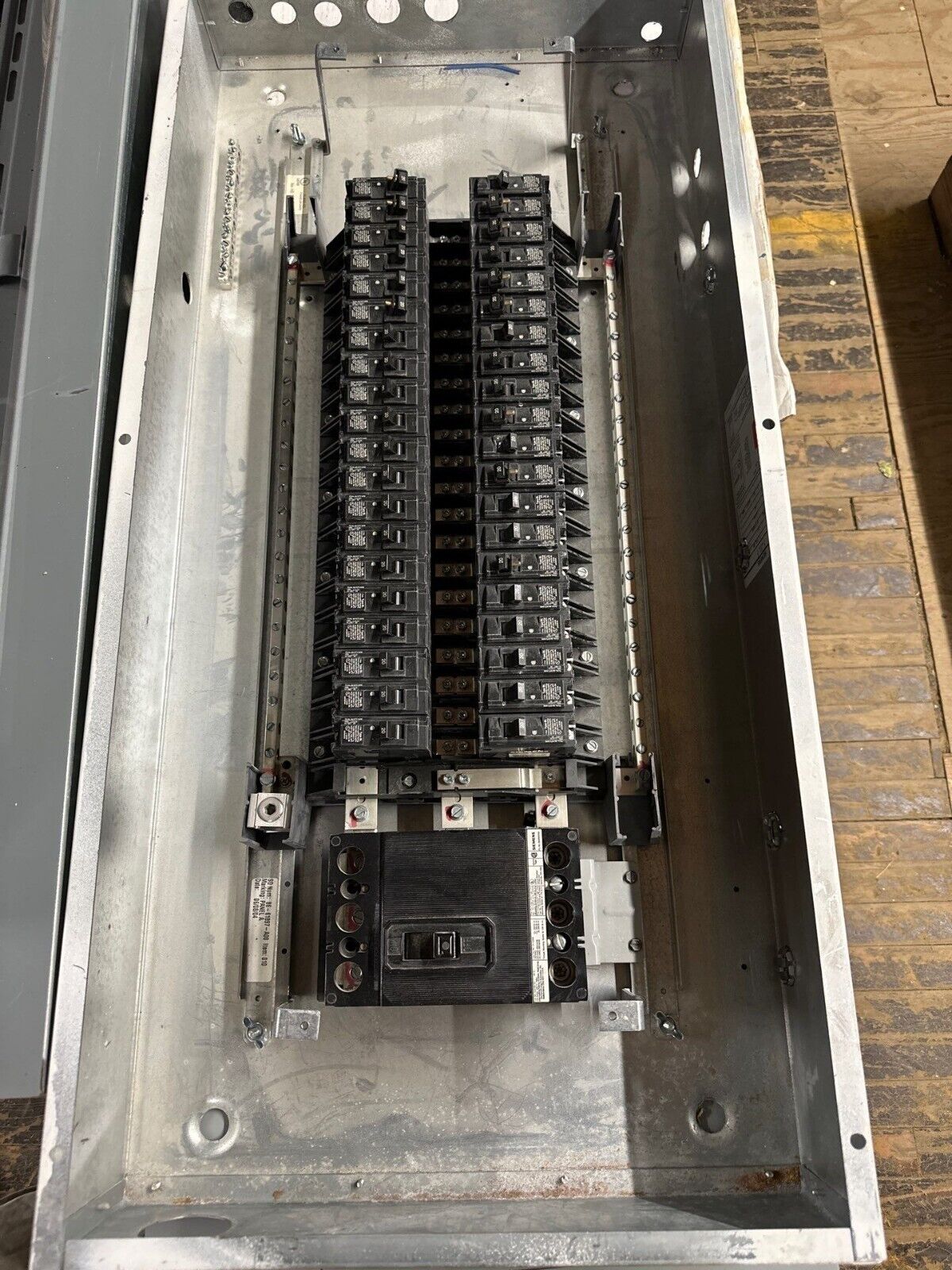 Siemens P1C42QJ150ABS P1 Panelboard 250A 208Y/120V 3PH MCB Indoor Encl QJ23B150 P145 Used