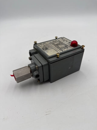 Square D 9012 GCW-1 Pressure Switch Adjustable 20-1000PSIG 480V 10A 9012GCW1 New