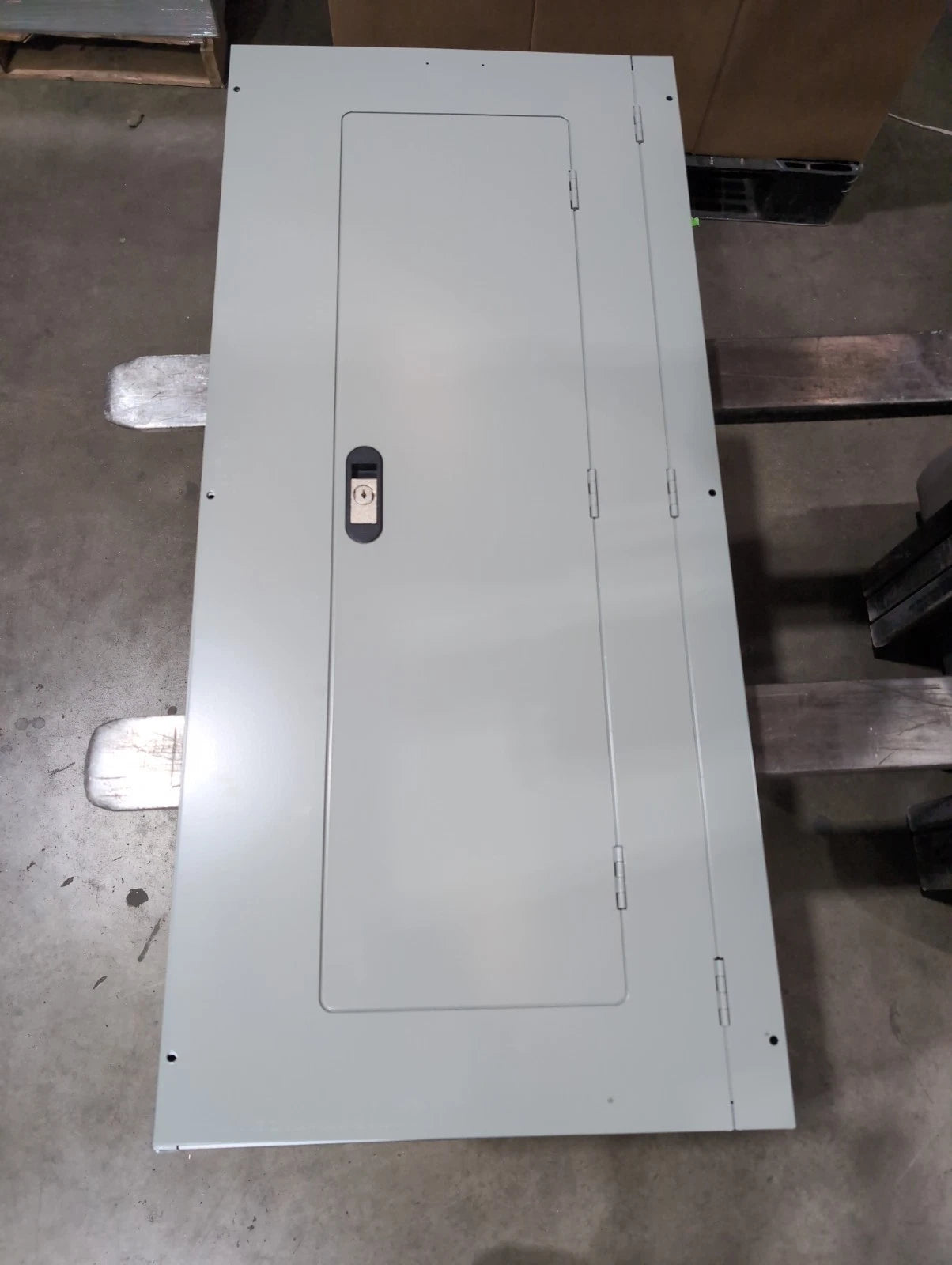 Siemens P1E42ML250ABST P1 Panelboard 250A 480/277V 3PH MLO Panel 250 Amp 42 Cir New