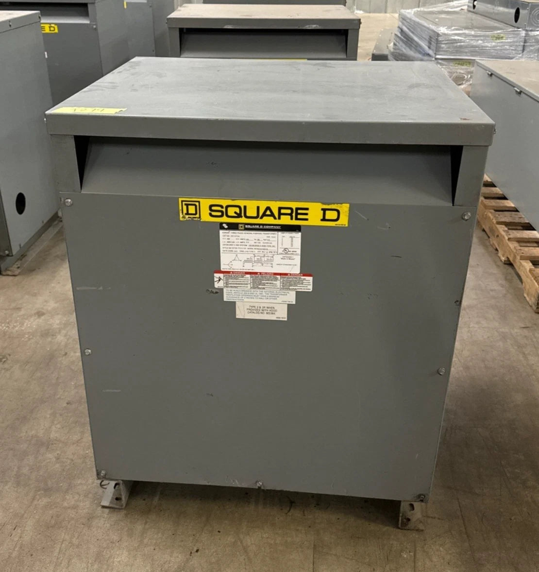 112.5KVA Square D EE112T3H Transformer Pri 480V Sec 208Y/120V 3PH Indoor T279 Used