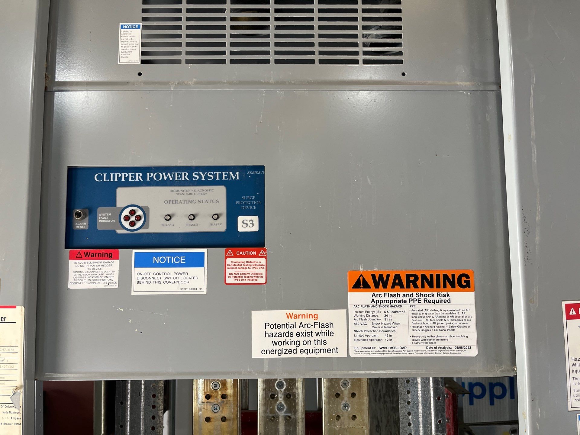 CH PRLC Switchboard 3000A 480/277V 3PH 4W 3000 Amp MCB W/ Distribution Used