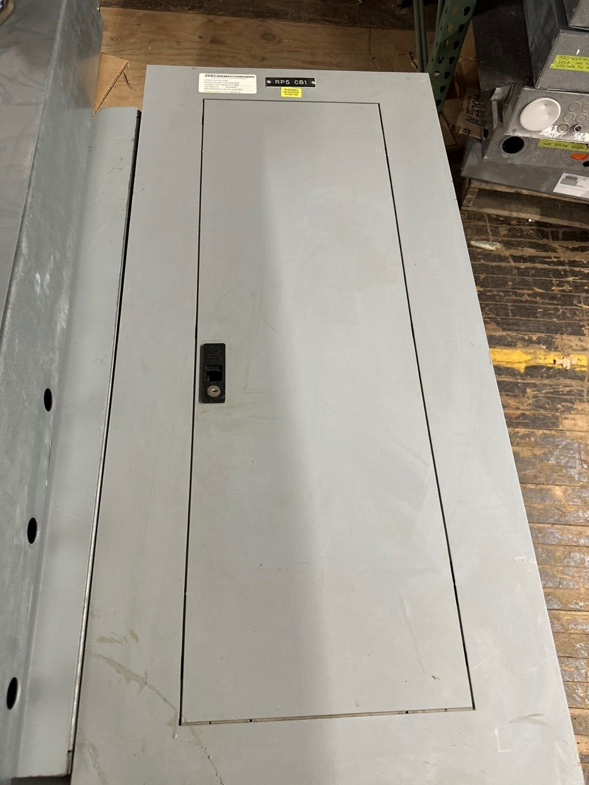 GE AQF3421ABX Panelboard 125A 208Y/120V 3PH 42 CIR Indoor Encl MCB AB43B Box P076 Used