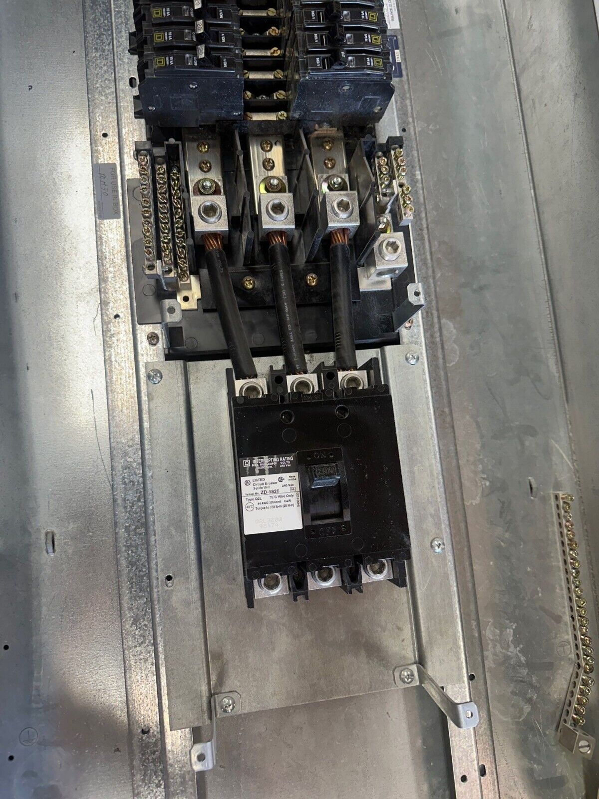 Square D NQOD442M225 Panelboard 225A 208/120V 3PH MCB Indoor Encl 42 Cir Q2L3200 P369 Used