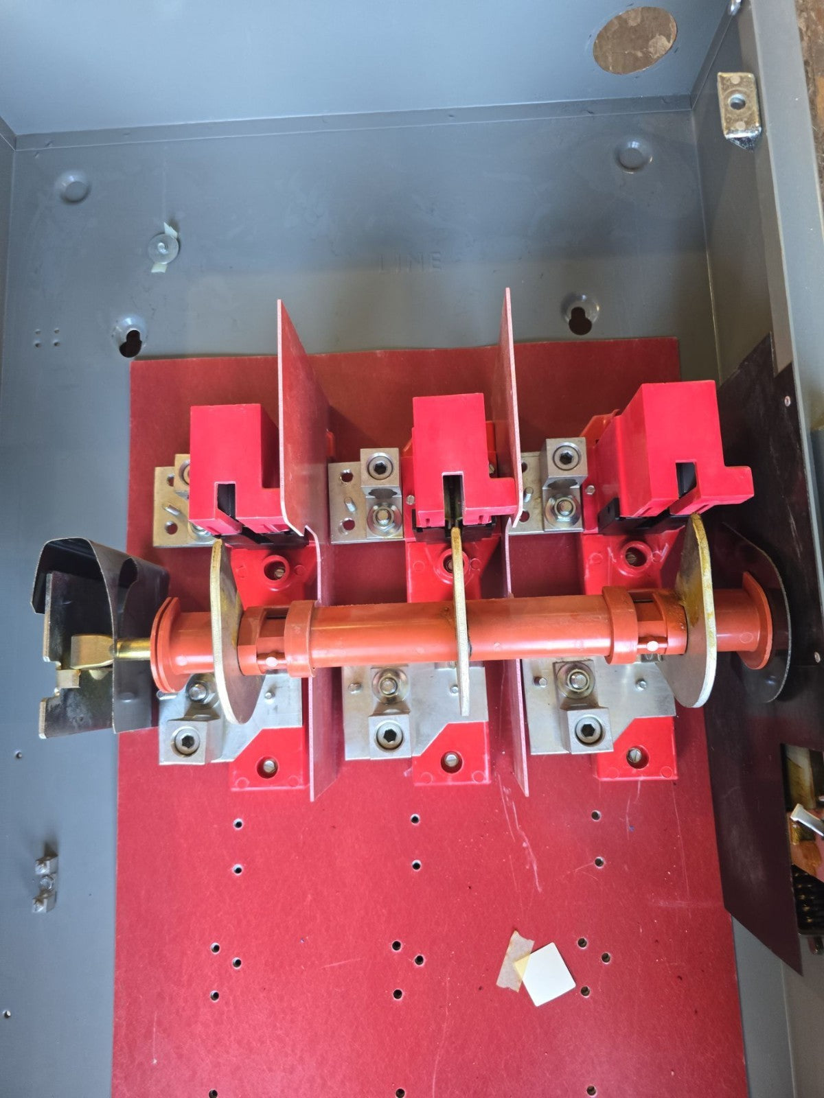 Square D HU365 Safety Disconnect Switch 400A 3P 600V Type 1 Indoor 400 Amp Used