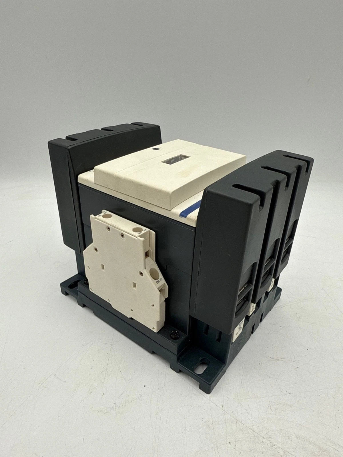 Telemecanique LC1D115 Contactor 160A 3P 600V 3PH 100HP Coil 120V LC1D115G6 Used