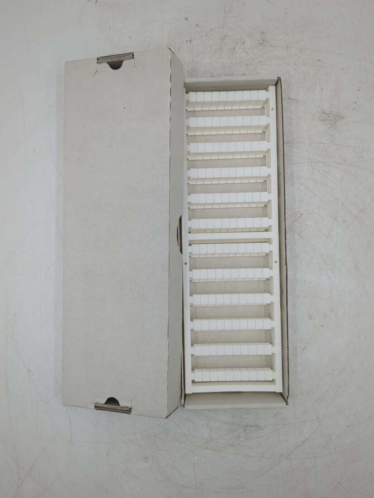 Allen-Bradley 1492-MR6X8 New