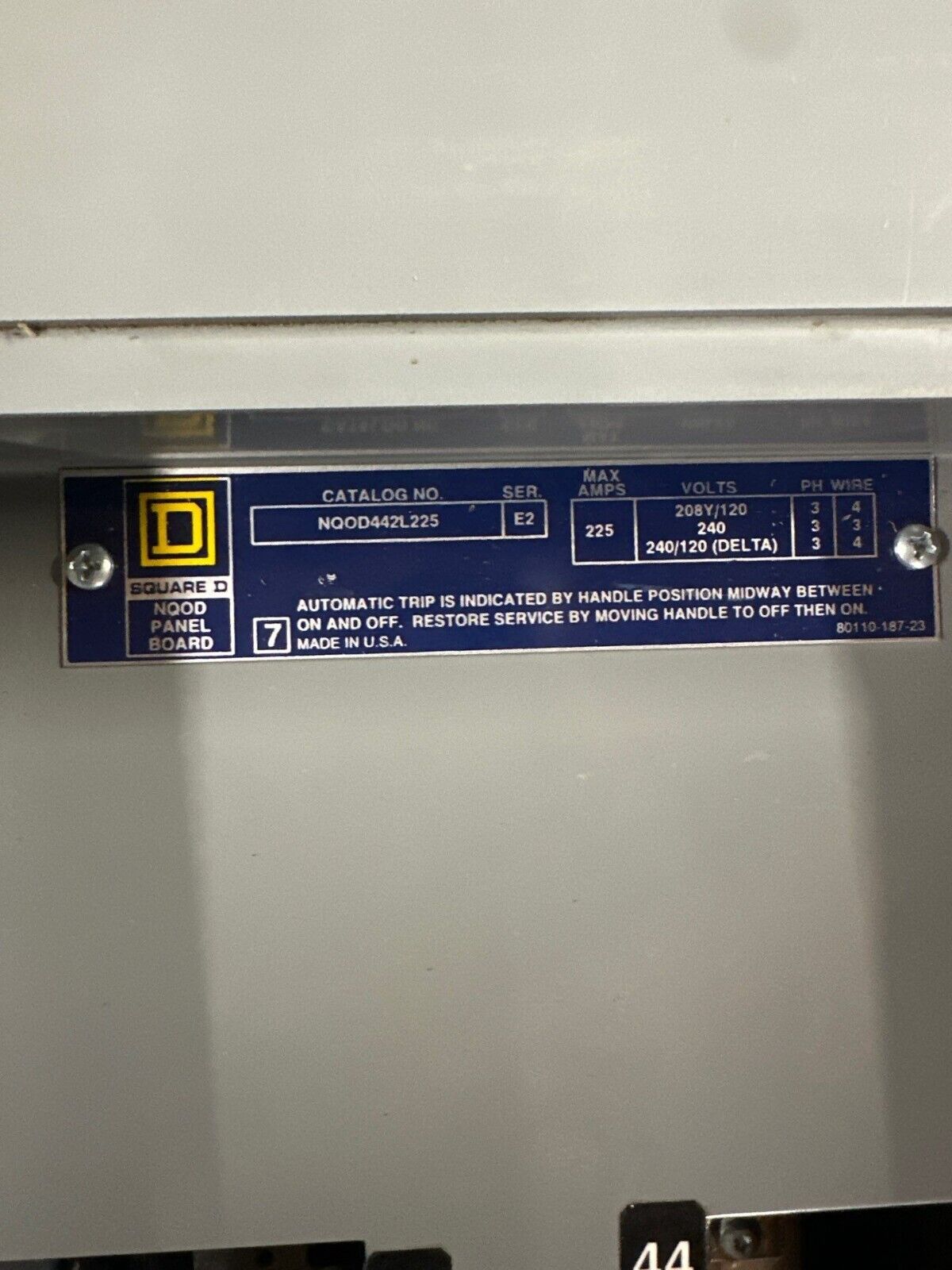 SQUARE D NQOD442L225 MLO Panelboard 225A 208Y/120V 3P 4W Main Lug 42 Circuit P297 Used