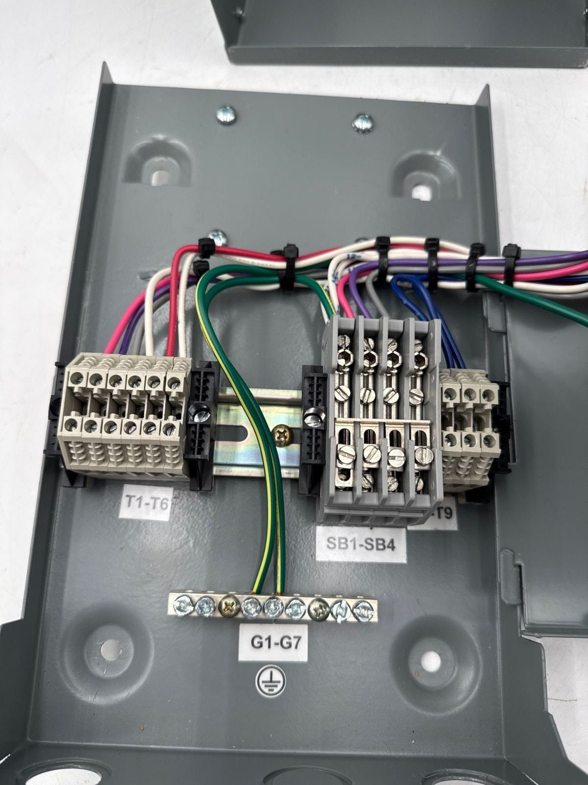 Square D HDMPM21048311 PowerLogic High Density Power Meter Cabinet PM210 Used