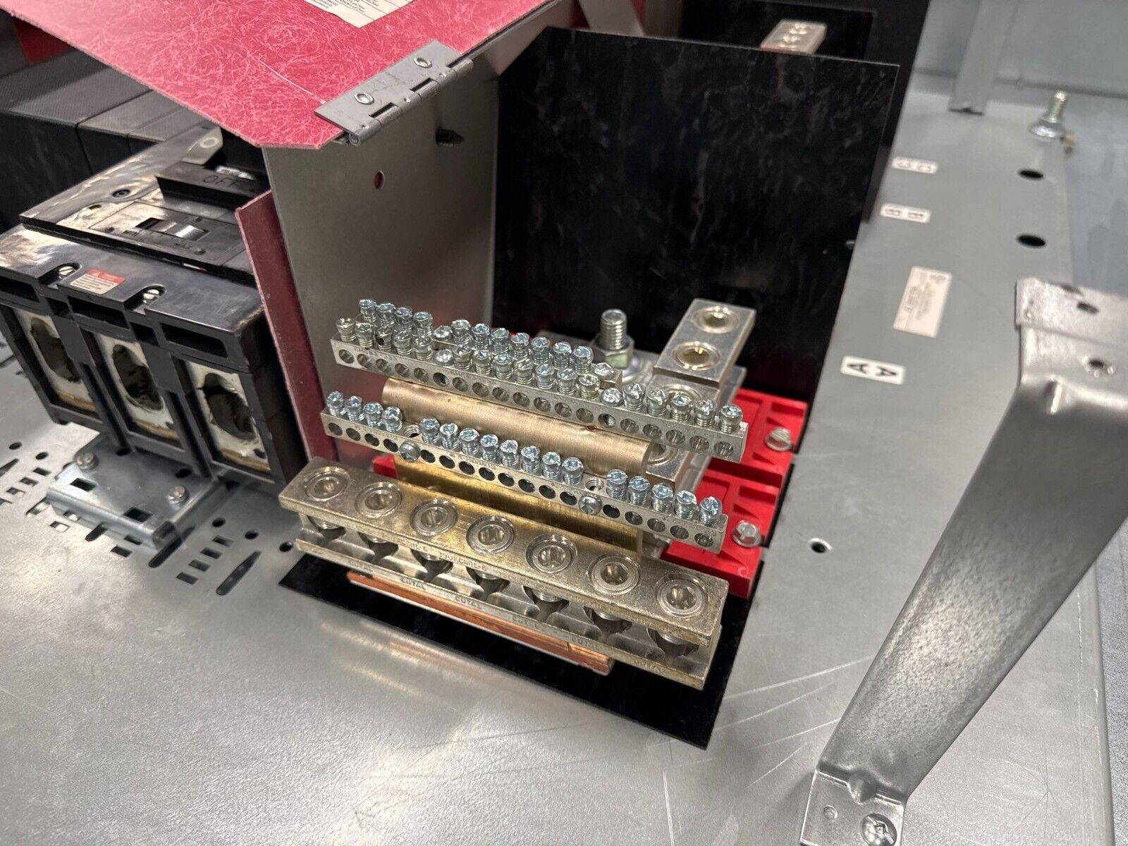 Square D HCP I-Line Panelboard 300A 208/120V 3PH 4W 18 Circuit Indoor Encl MCB P441 Used