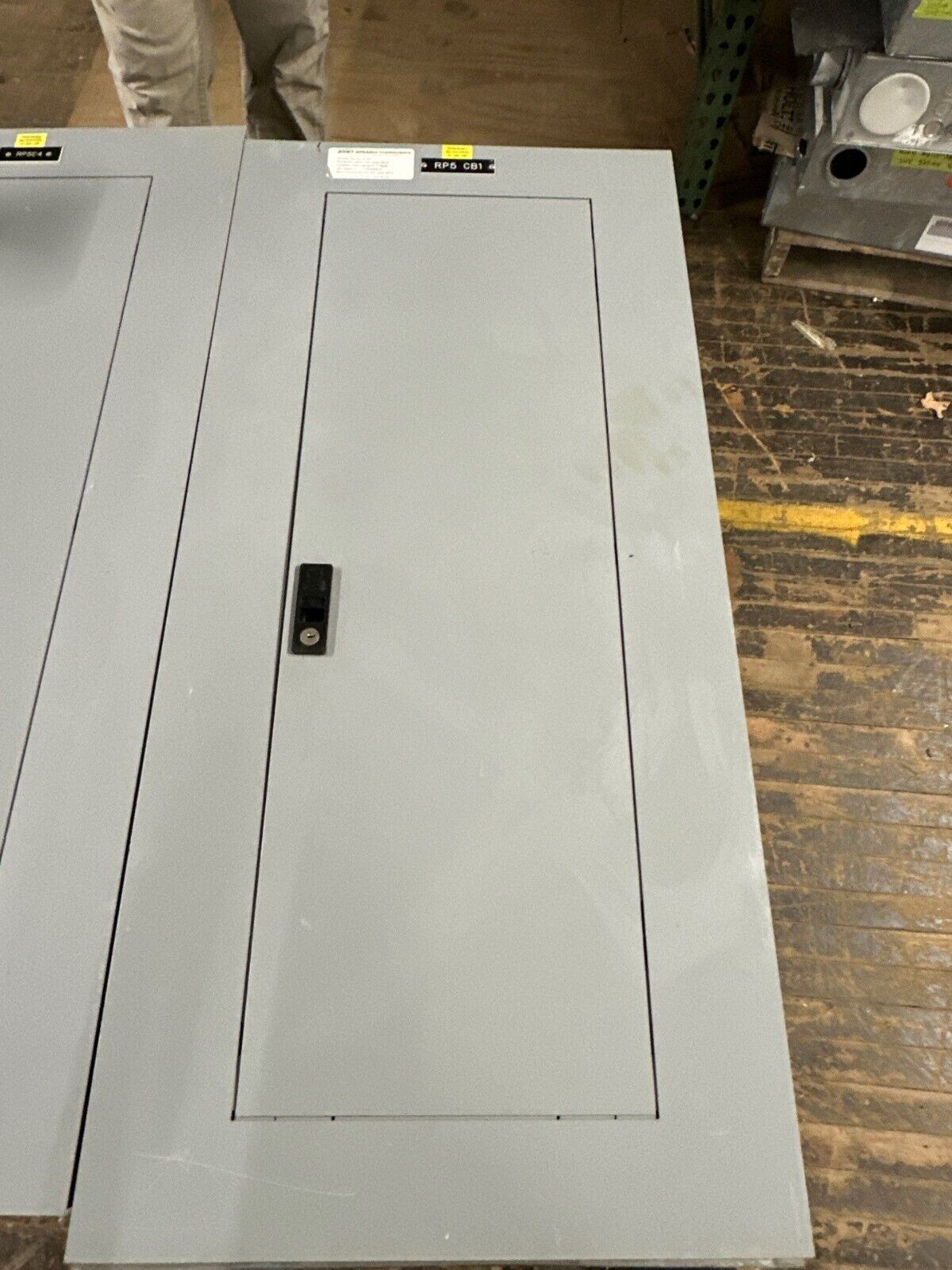 GE AQF3421MBX Panelboard 125A 208Y/120V 3PH 4W 42 CIR Indoor Encl MLO Main Lug P077 Used