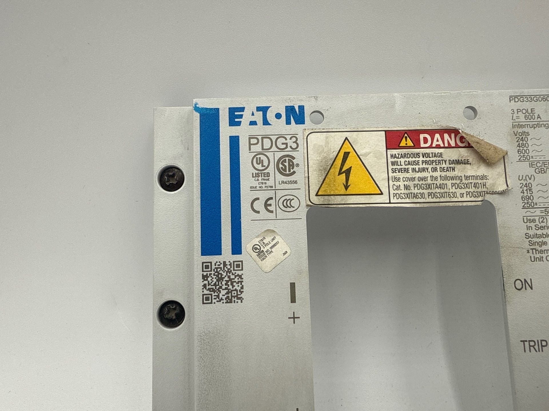 Eaton PDG33G0600FNNN Circuit Breaker Face Cover With Screws 600A Frame PDG3 Used
