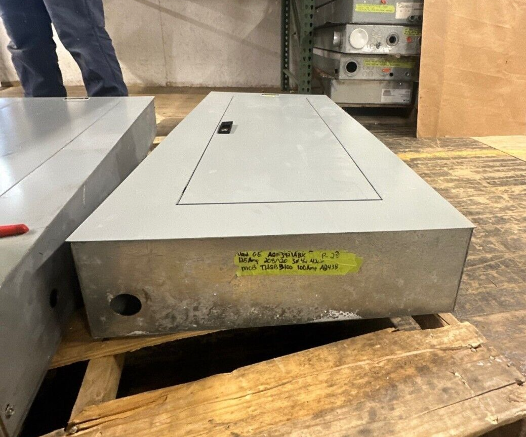 GE AQF3421ABX Panelboard 125A 208Y/120V 3PH 42 CIR Indoor Main THQB32100 MCB P028 Used