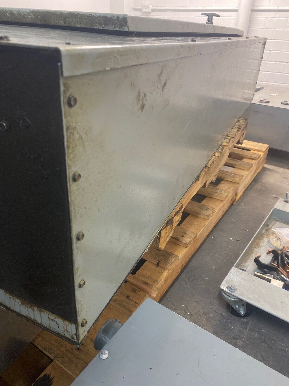 GE APN2312FH2A APN Plug In Panelboard 1200A 240V 3PH 3W Indoor Encl 1200 Amp P494 Used