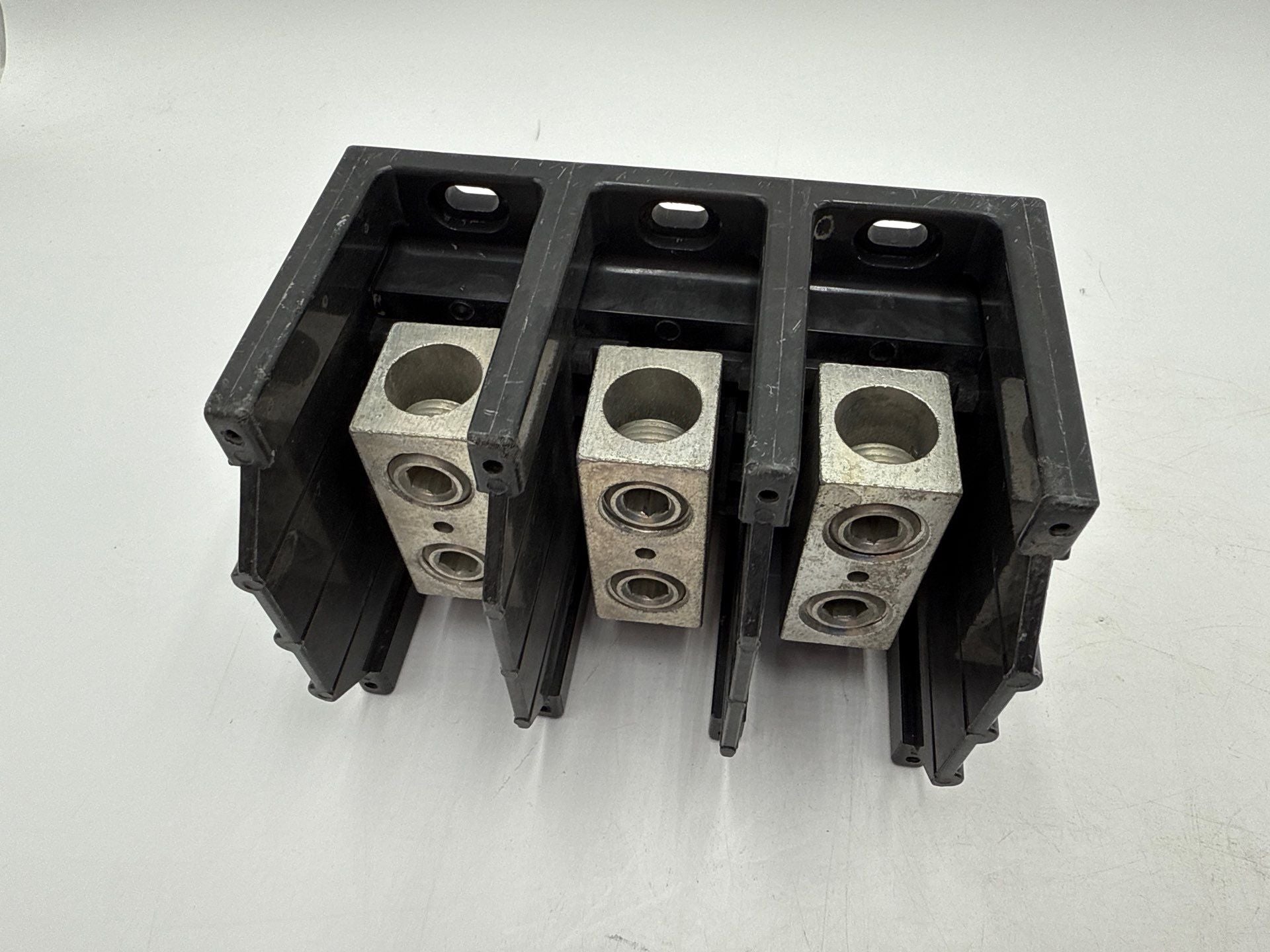 Bussmann 16303-3 Power Distribution Block 310A 3P 600 VAC/VDC New