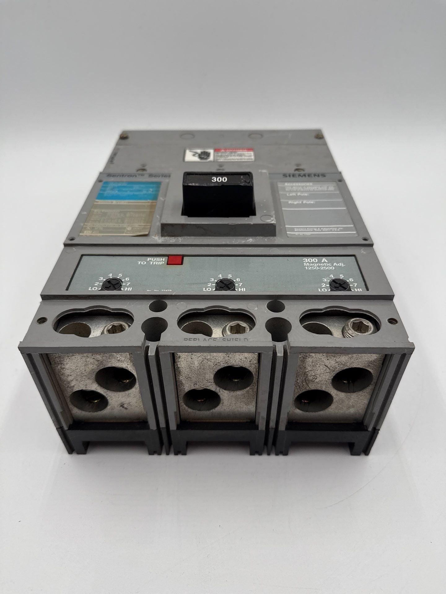 Siemens JXD23B300 Circuit Breaker 300A 3P 240V JXD2-A 300 Amp 3 Pole Used