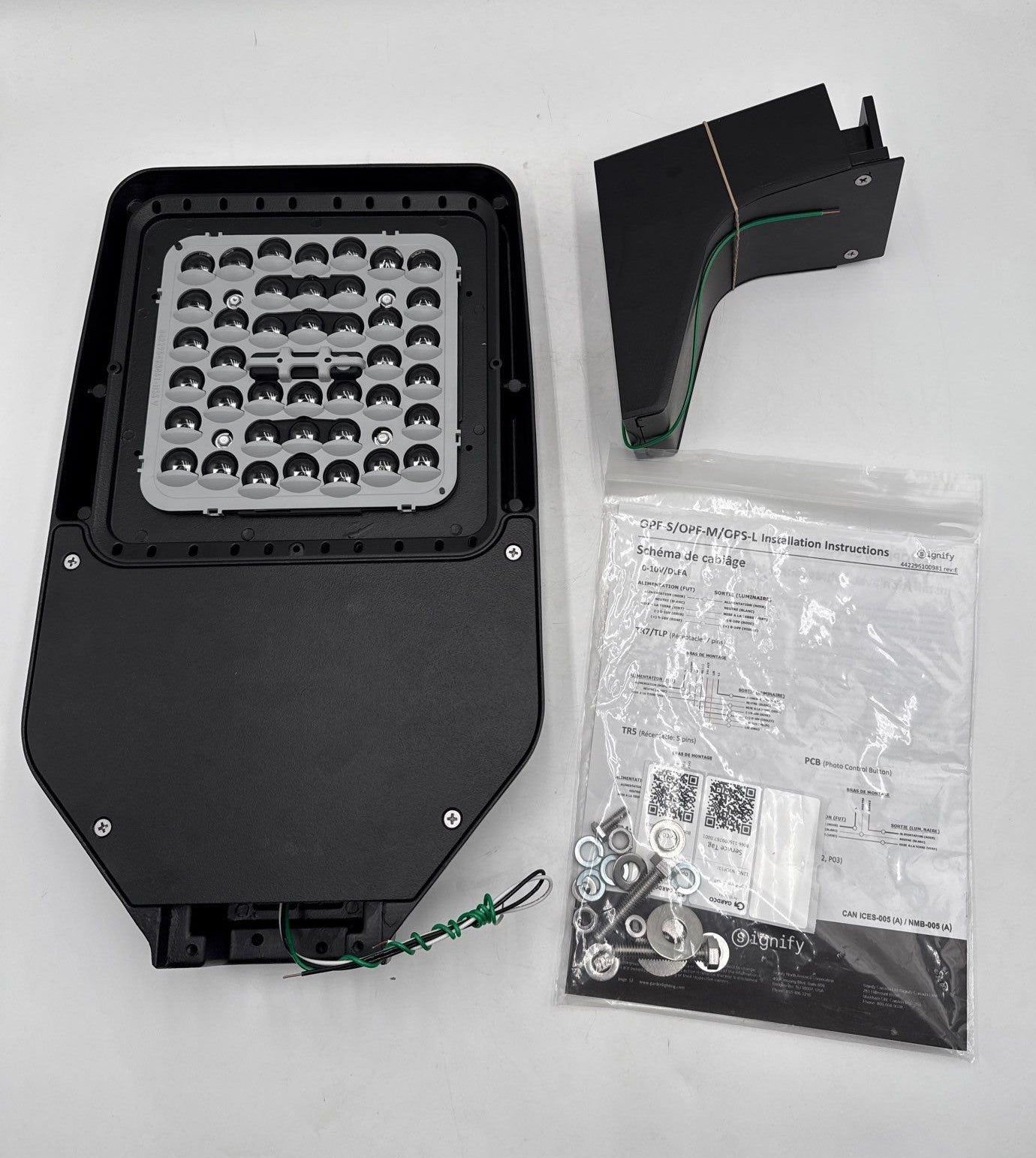 Gardco Optiform Small Area Light LED Arm Mount Black 120/277V 136W New